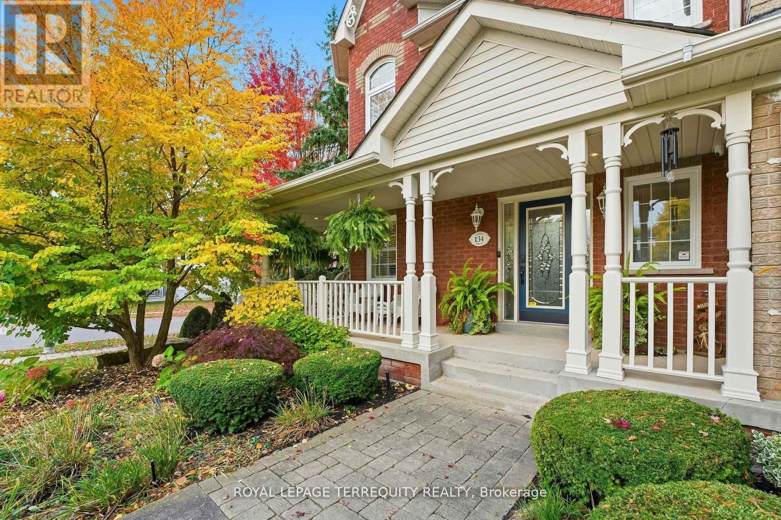 134 Cassels Road E, Whitby, Ontario  L1M 1E5 - Photo 2 - E12559952