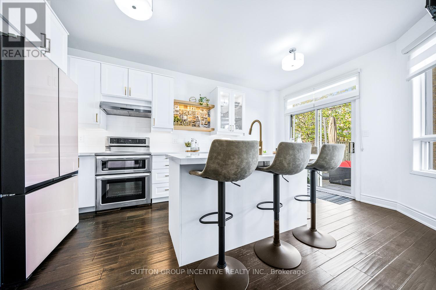 432 Woodsmere Crescent, Pickering, Ontario  L1V 7A4 - Photo 10 - E12559988