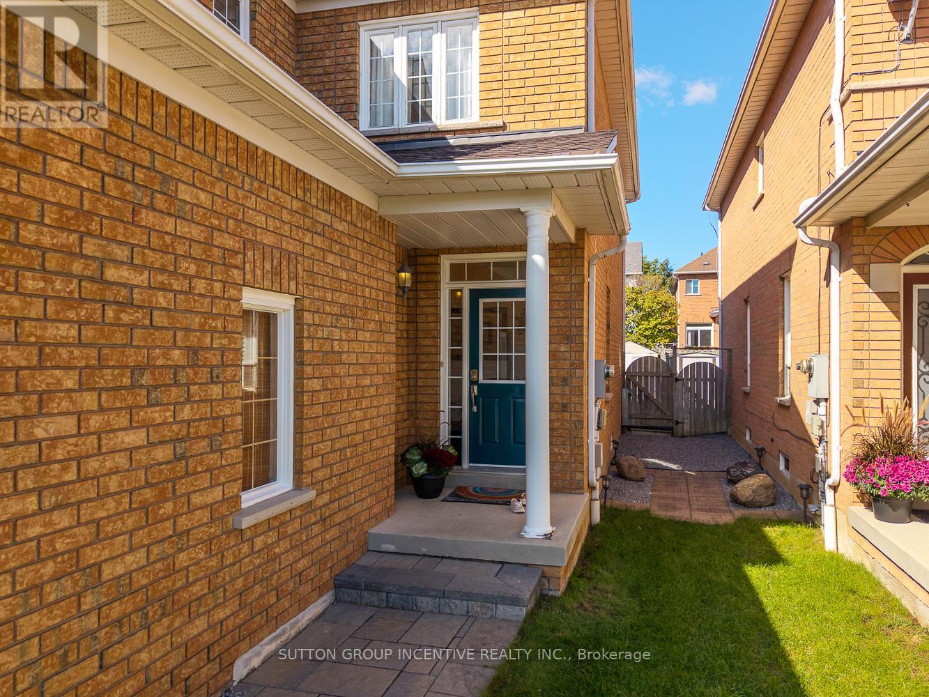 432 Woodsmere Crescent, Pickering, Ontario  L1V 7A4 - Photo 2 - E12559988