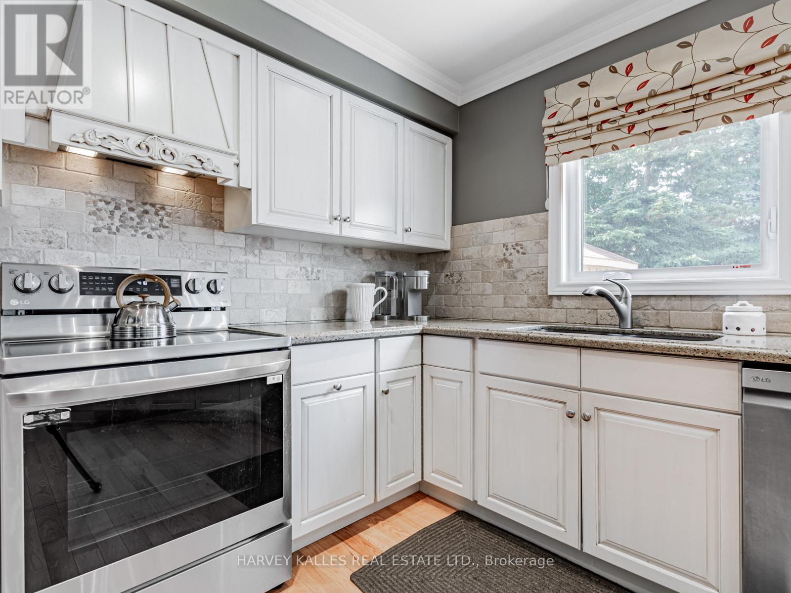 49 Rothean Drive, Whitby, Ontario  L1P 1L5 - Photo 10 - E12560070