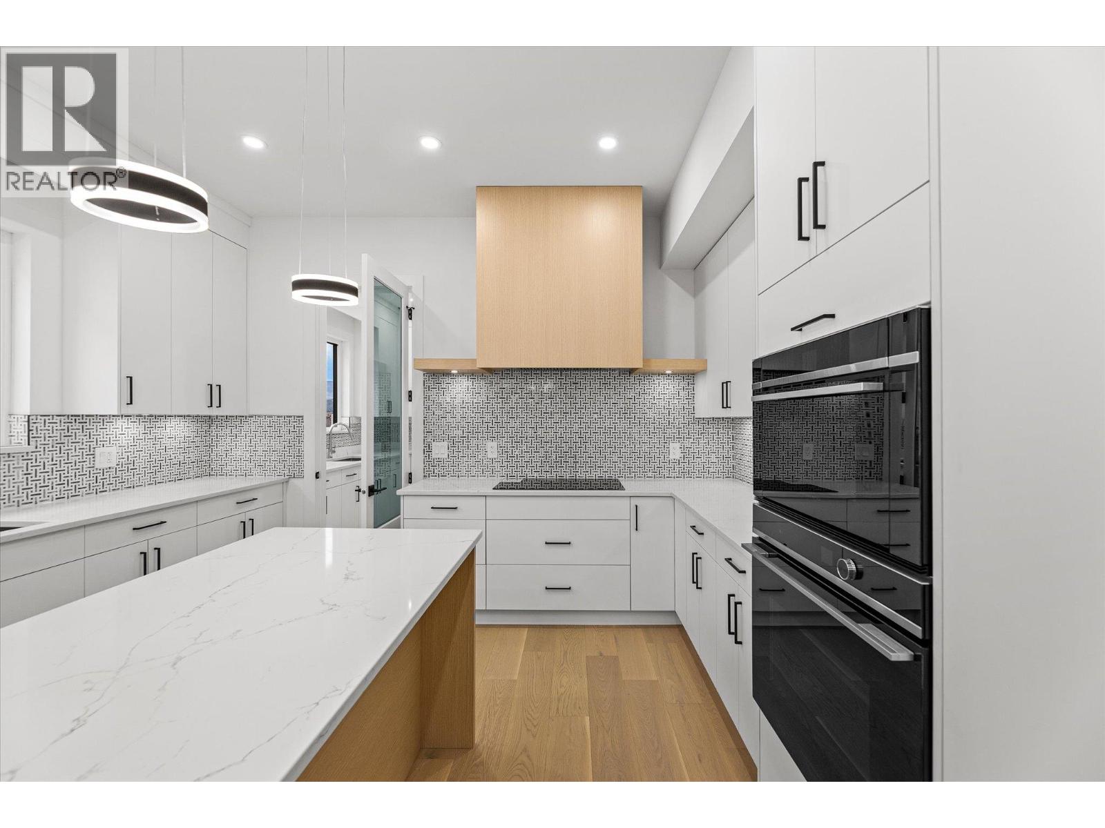 1818 Crosby Road, Kelowna, British Columbia  V1V 1T4 - Photo 10 - 10369604