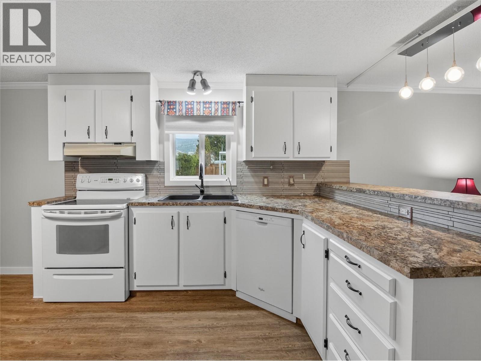 98 Okanagan Avenue E Unit# 108, Penticton, British Columbia V2A 3J5 - Photo 10 - 10369320