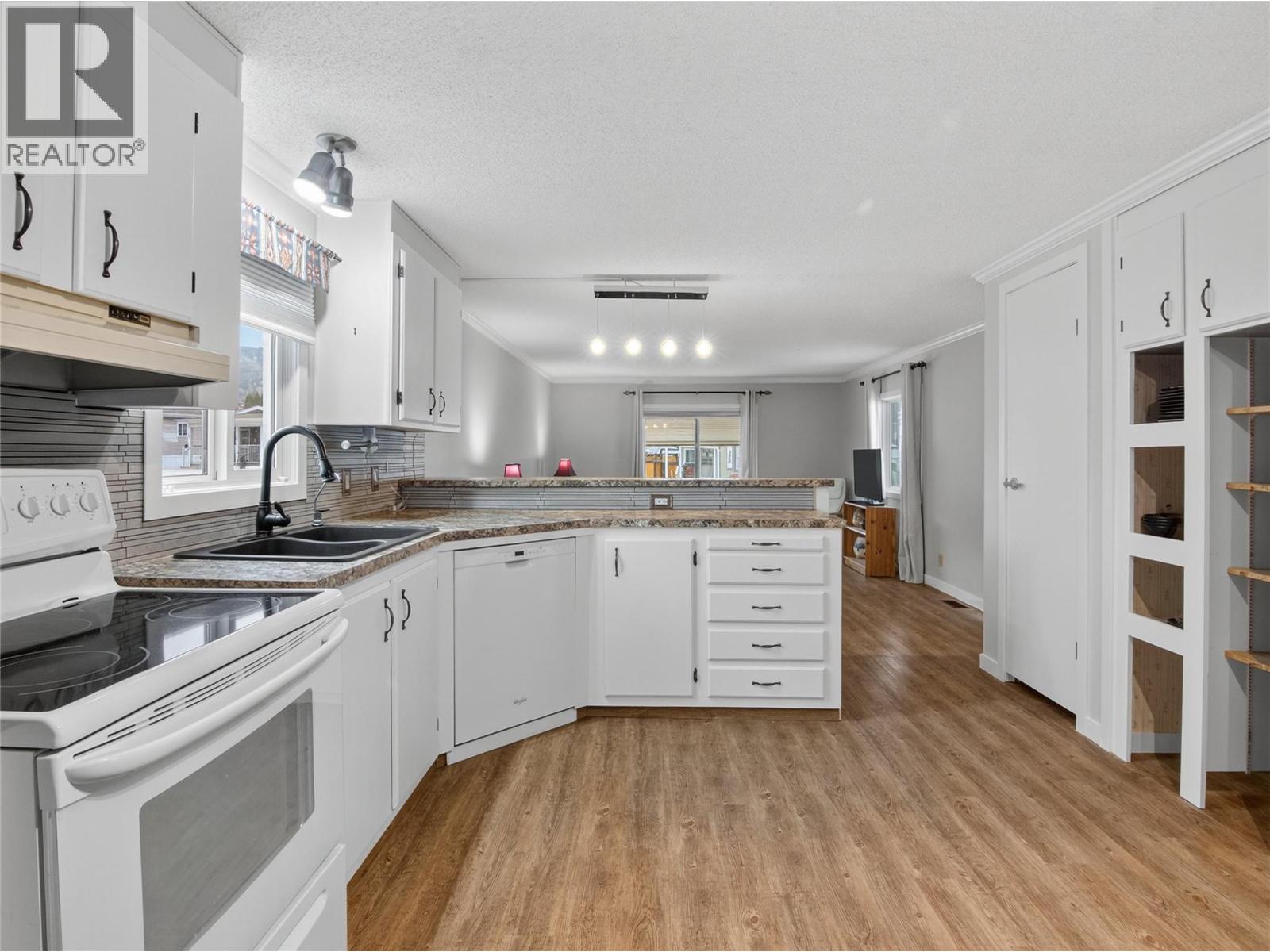 98 Okanagan Avenue E Unit# 108, Penticton, British Columbia V2A 3J5 - Photo 12 - 10369320