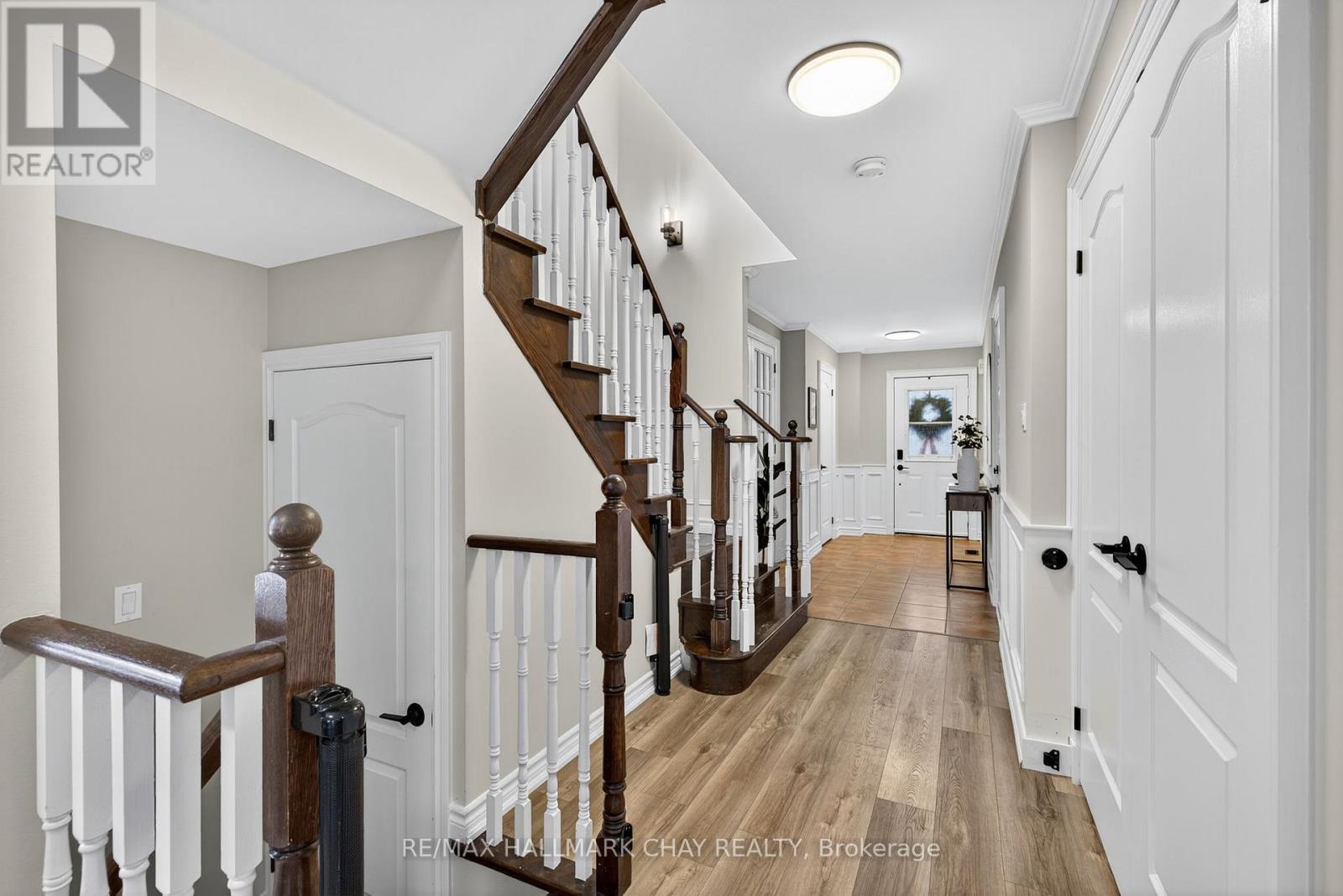 90 Hammill Heights, East Gwillimbury, Ontario  L0G 1M0 - Photo 6 - N12560068