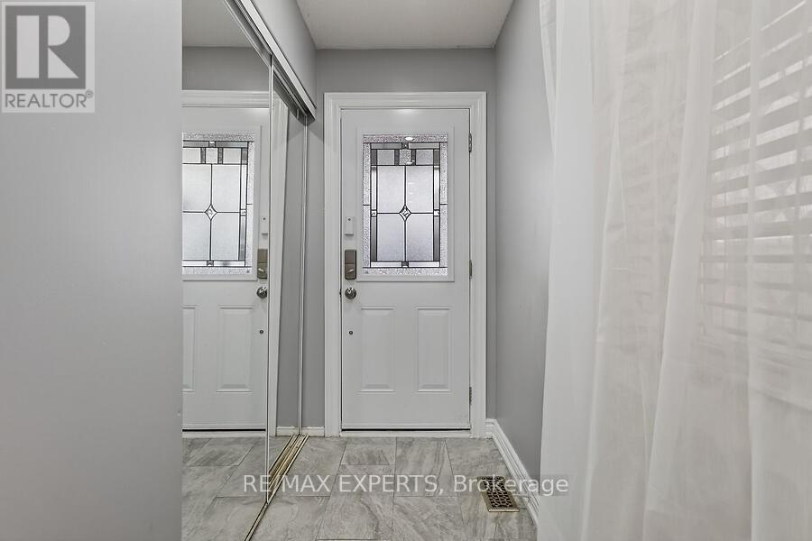 191 Wessenger Drive, Barrie, Ontario  L4N 8N9 - Photo 4 - S12560144