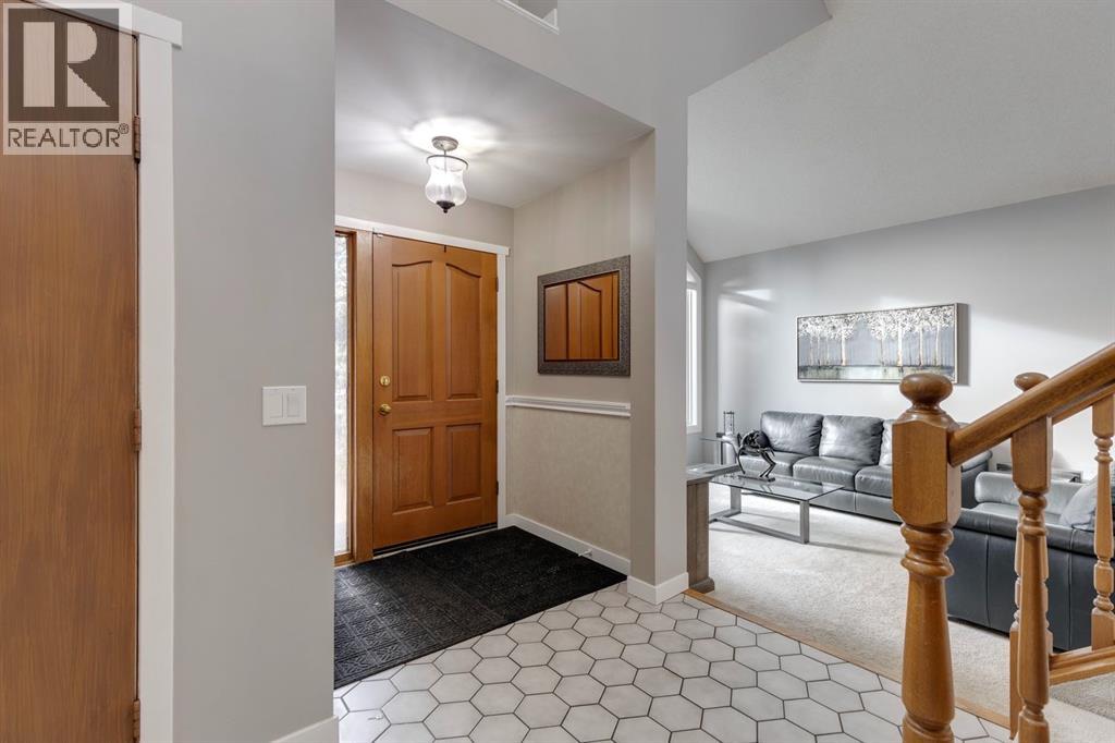 139 Wood Valley Rise Sw, Calgary, Alberta  T2W 5S9 - Photo 2 - A2271401