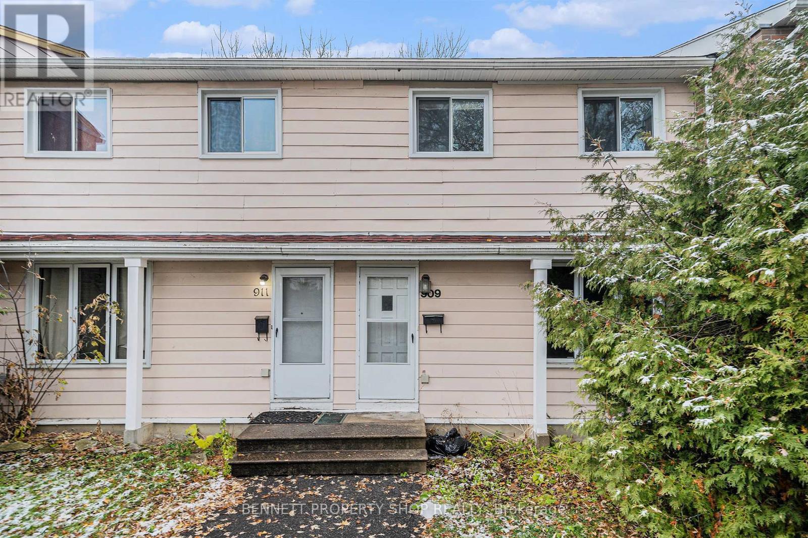 909 GREENBRIAR AVENUE, Ottawa, Ontario