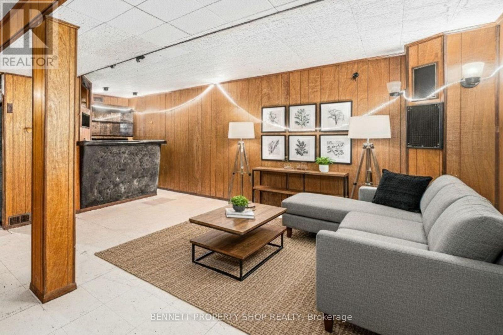 909 Greenbriar Avenue, Ottawa, Ontario  K2C 0J8 - Photo 10 - X12560146