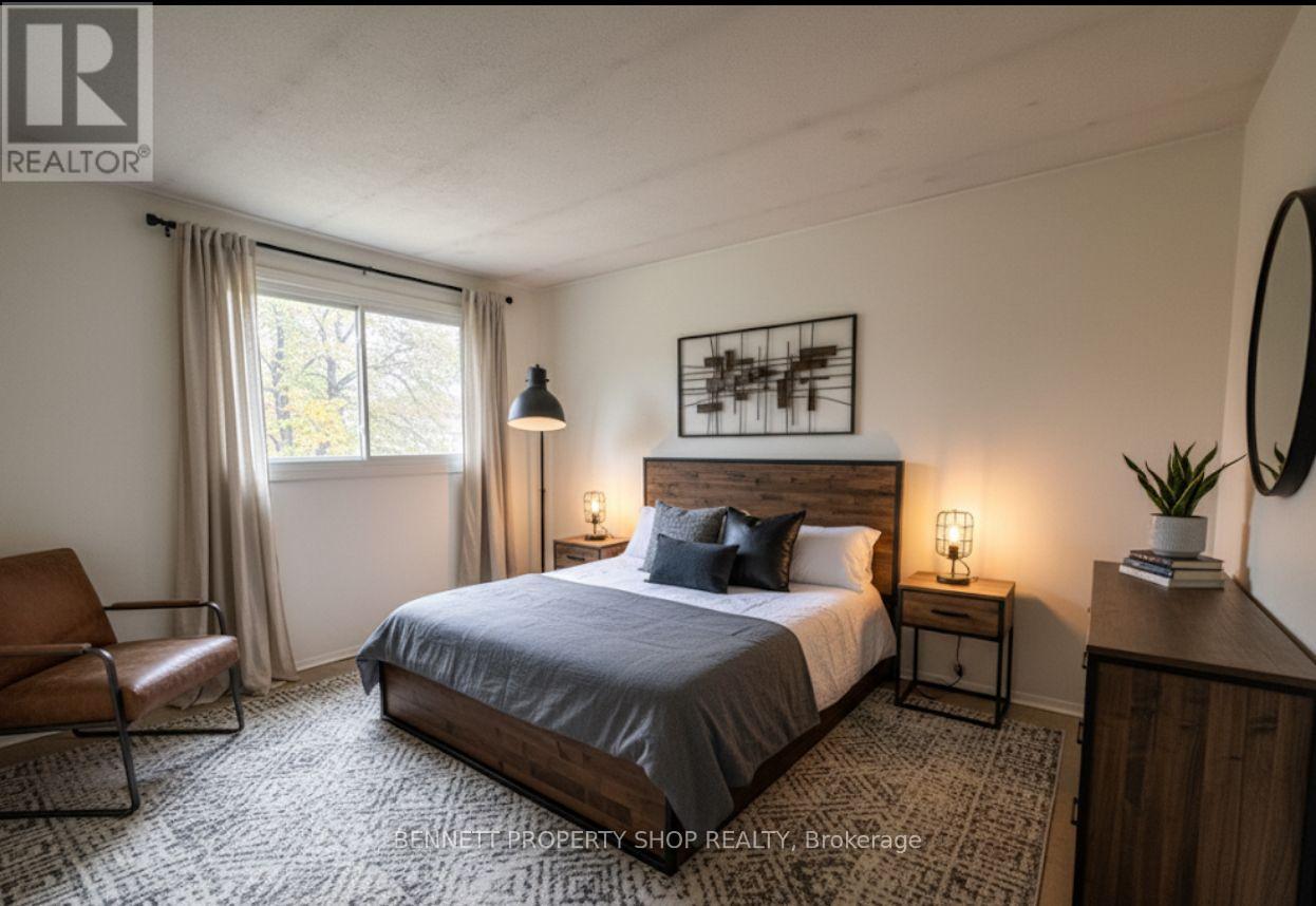 909 Greenbriar Avenue, Ottawa, Ontario  K2C 0J8 - Photo 6 - X12560146