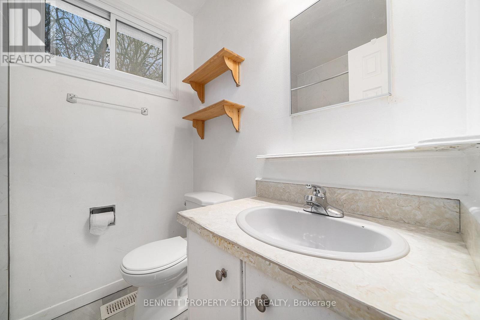 909 Greenbriar Avenue, Ottawa, Ontario  K2C 0J8 - Photo 9 - X12560146