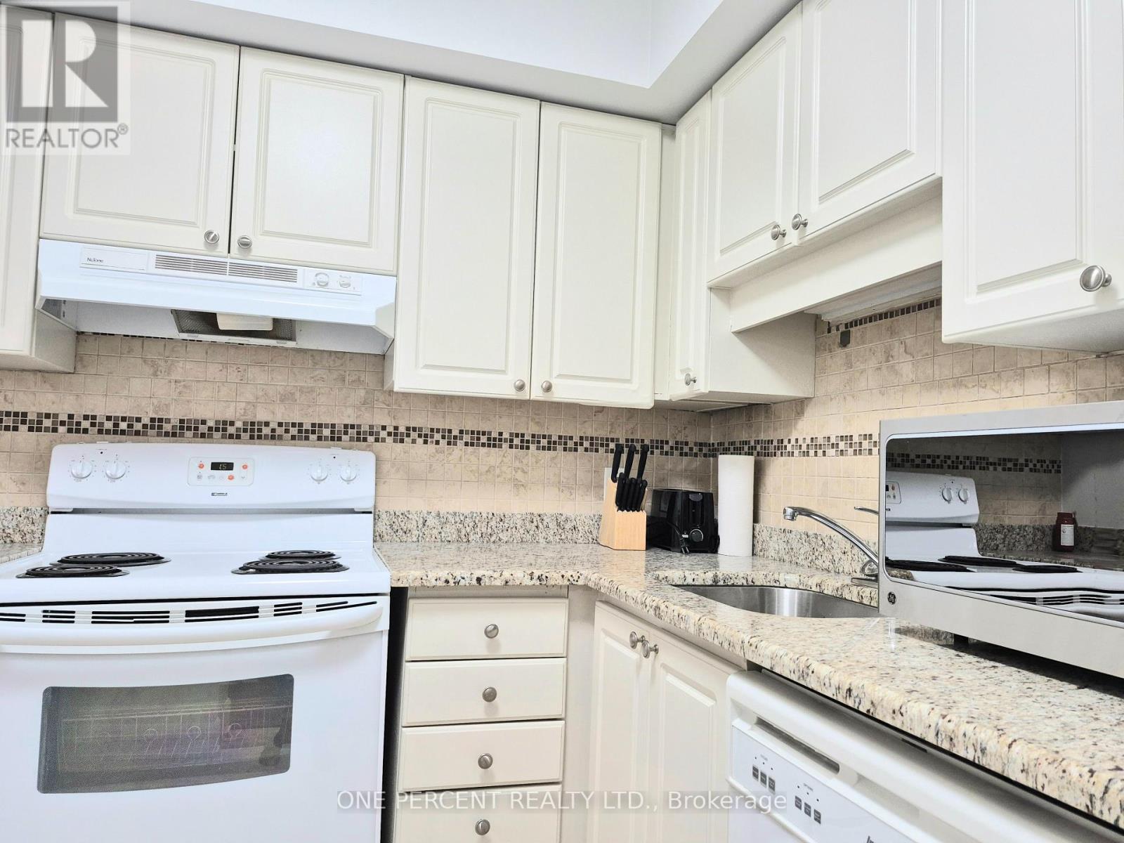 1103 - 199 Kent Street, Ottawa, Ontario  K2P 2K8 - Photo 12 - X12560210