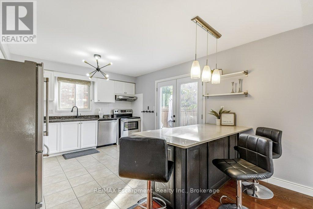 19 National Drive, Hamilton, Ontario  L8G 5C3 - Photo 11 - X12560212