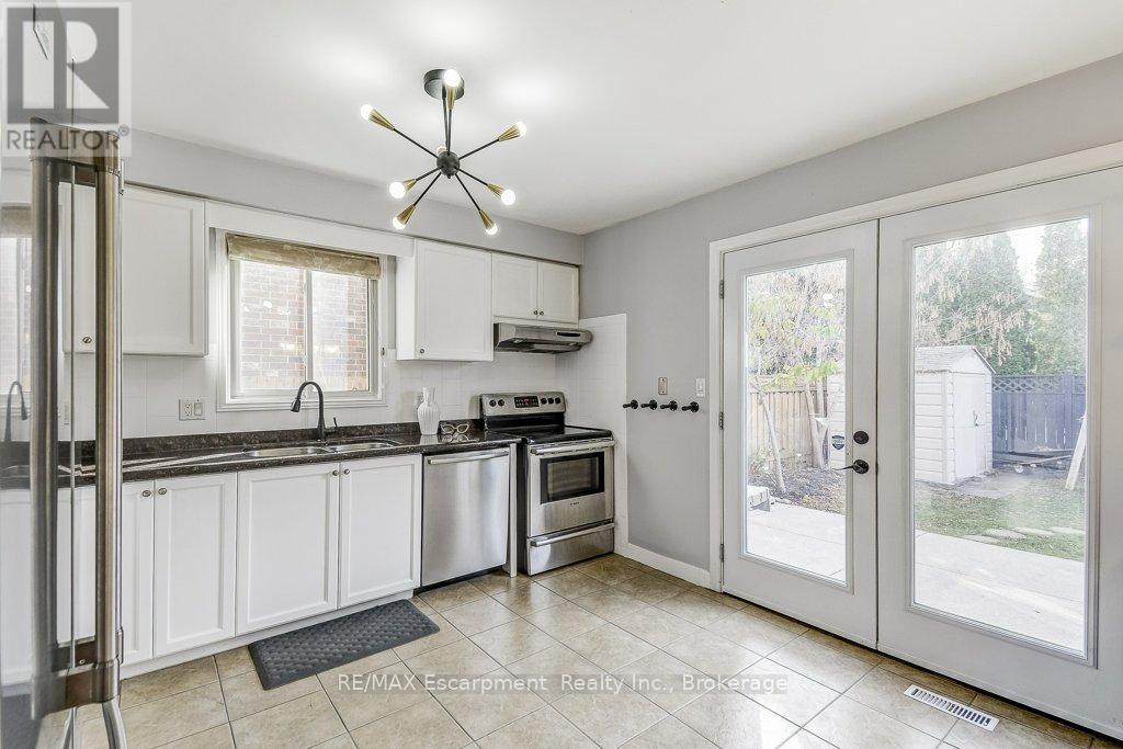 19 National Drive, Hamilton, Ontario  L8G 5C3 - Photo 9 - X12560212