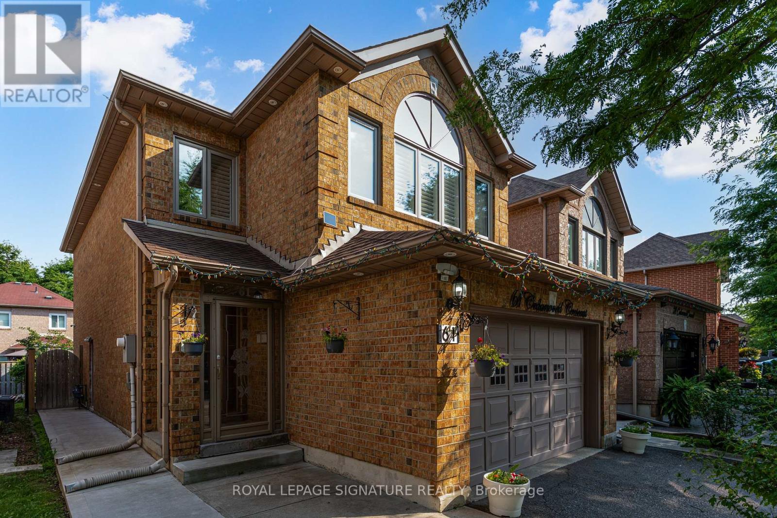 61 CEDARWOOD CRESCENT, Brampton, Ontario
