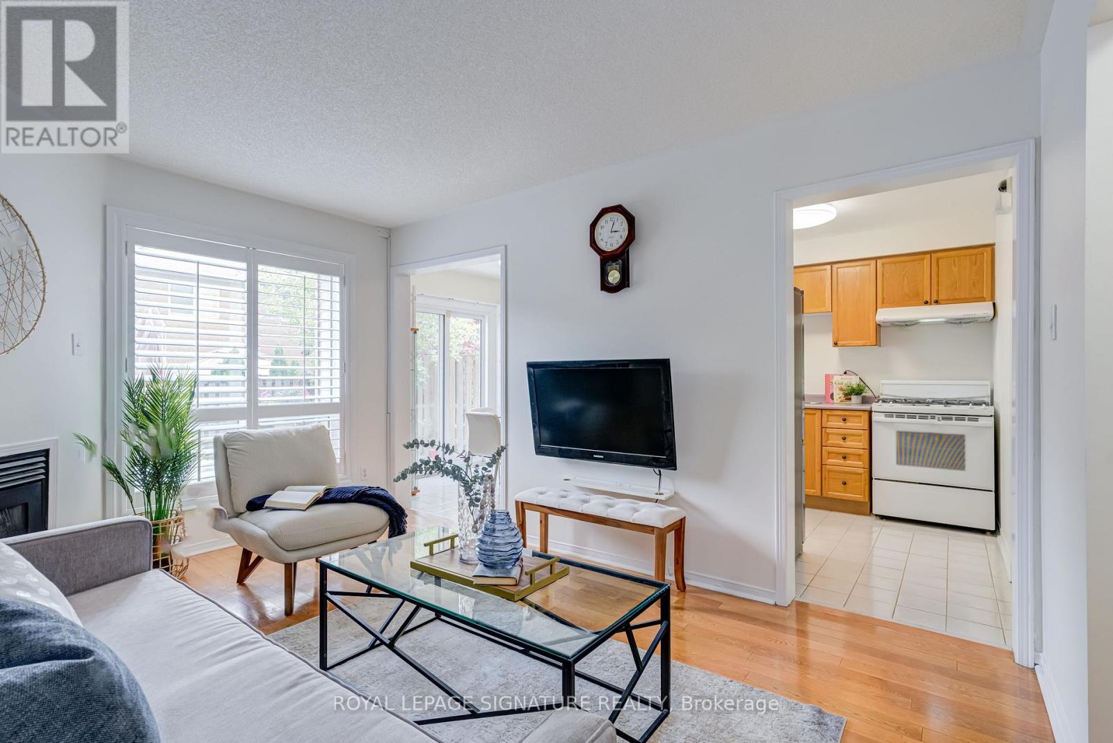 61 Cedarwood Crescent, Brampton, Ontario  L6X 4J9 - Photo 17 - W12559946