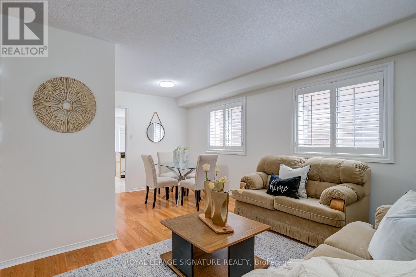 61 Cedarwood Crescent, Brampton, Ontario  L6X 4J9 - Photo 5 - W12559946