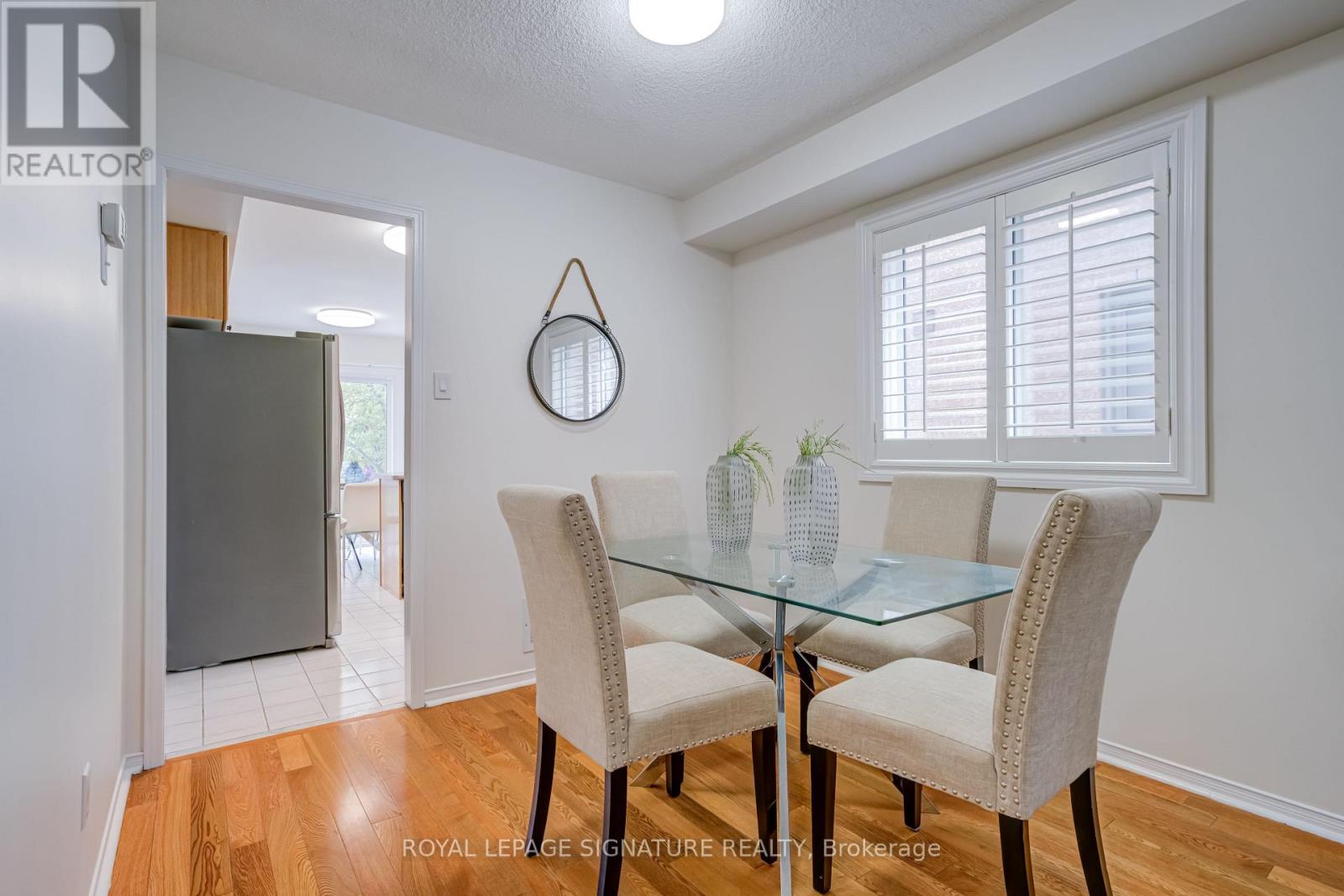 61 Cedarwood Crescent, Brampton, Ontario  L6X 4J9 - Photo 9 - W12559946