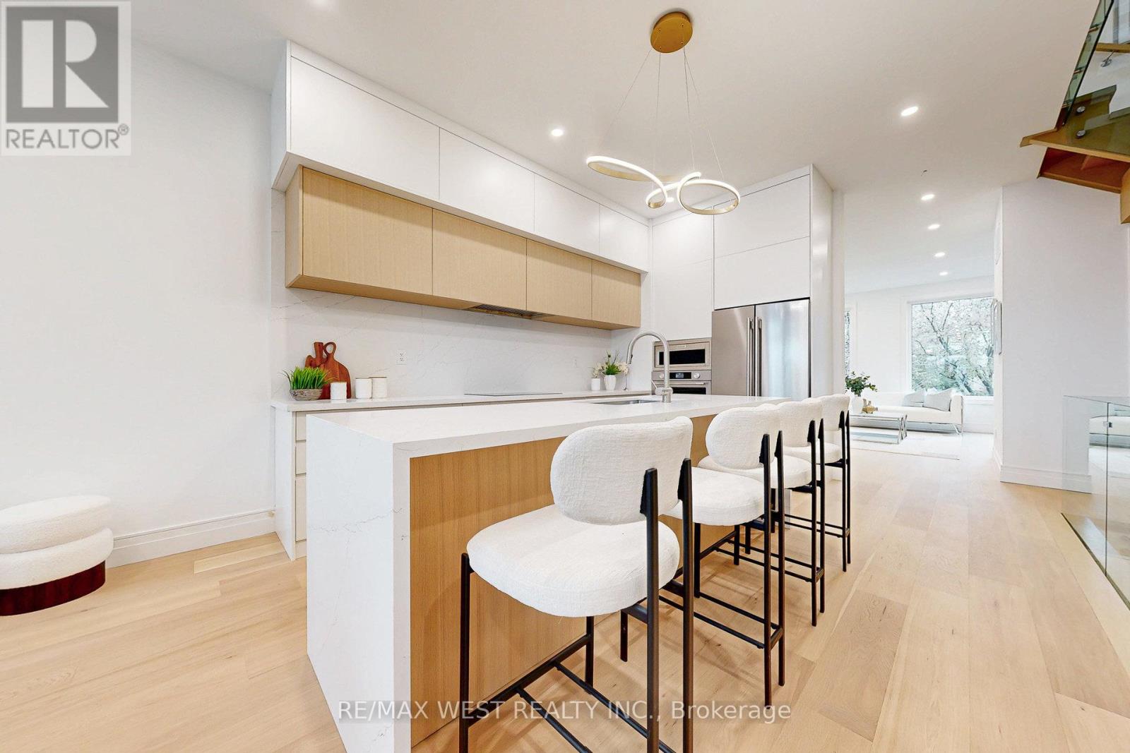 4 - 2639 R Dundas Street W, Toronto, Ontario  M6P 1X9 - Photo 13 - W12559960