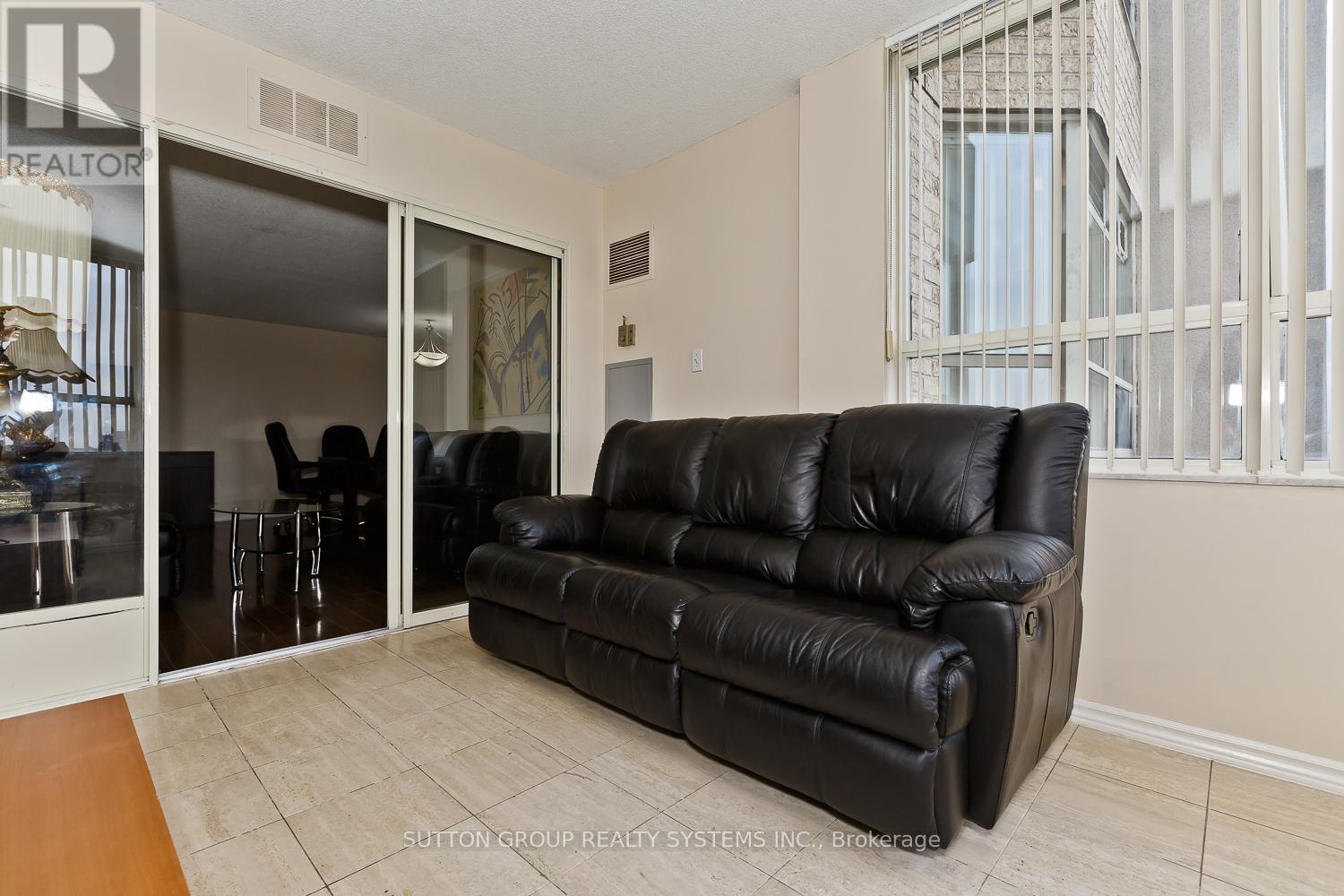 804 - 30 Malta Avenue, Brampton, Ontario  L6V 4A4 - Photo 16 - W12559980