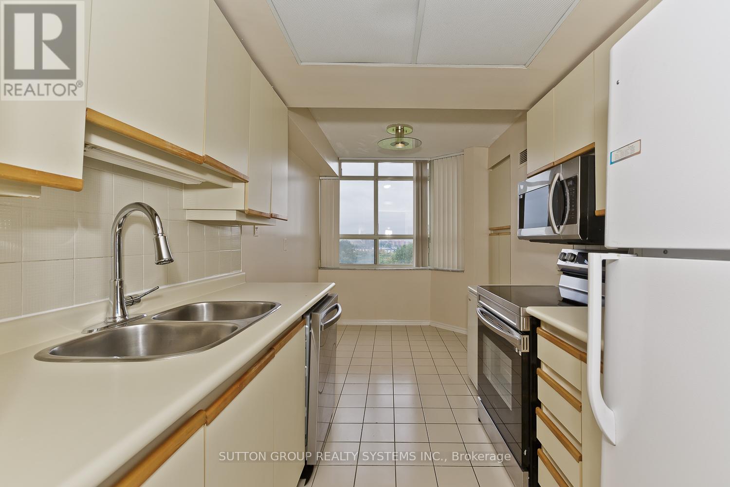 804 - 30 Malta Avenue, Brampton, Ontario  L6V 4A4 - Photo 17 - W12559980