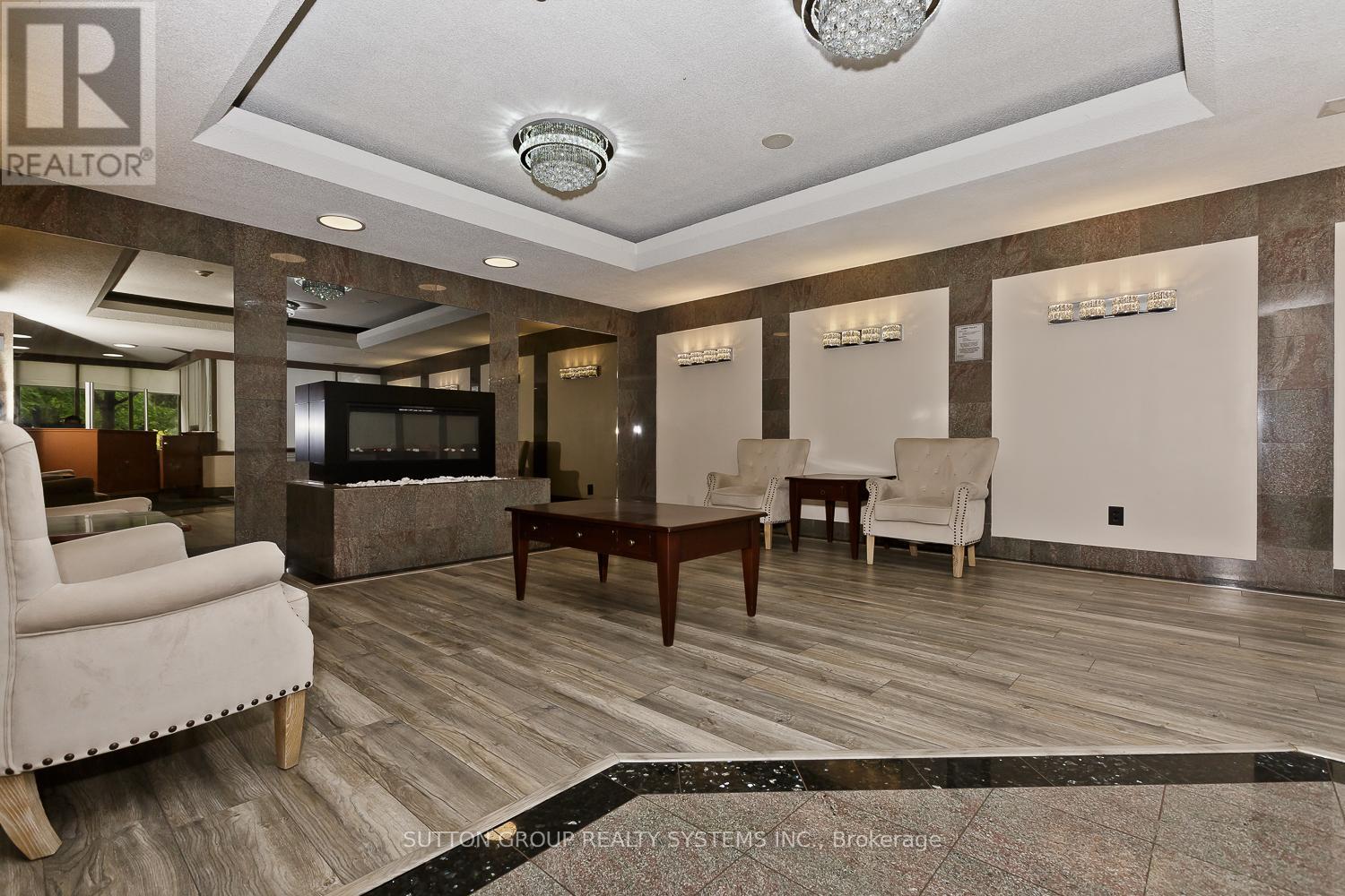 804 - 30 Malta Avenue, Brampton, Ontario  L6V 4A4 - Photo 5 - W12559980