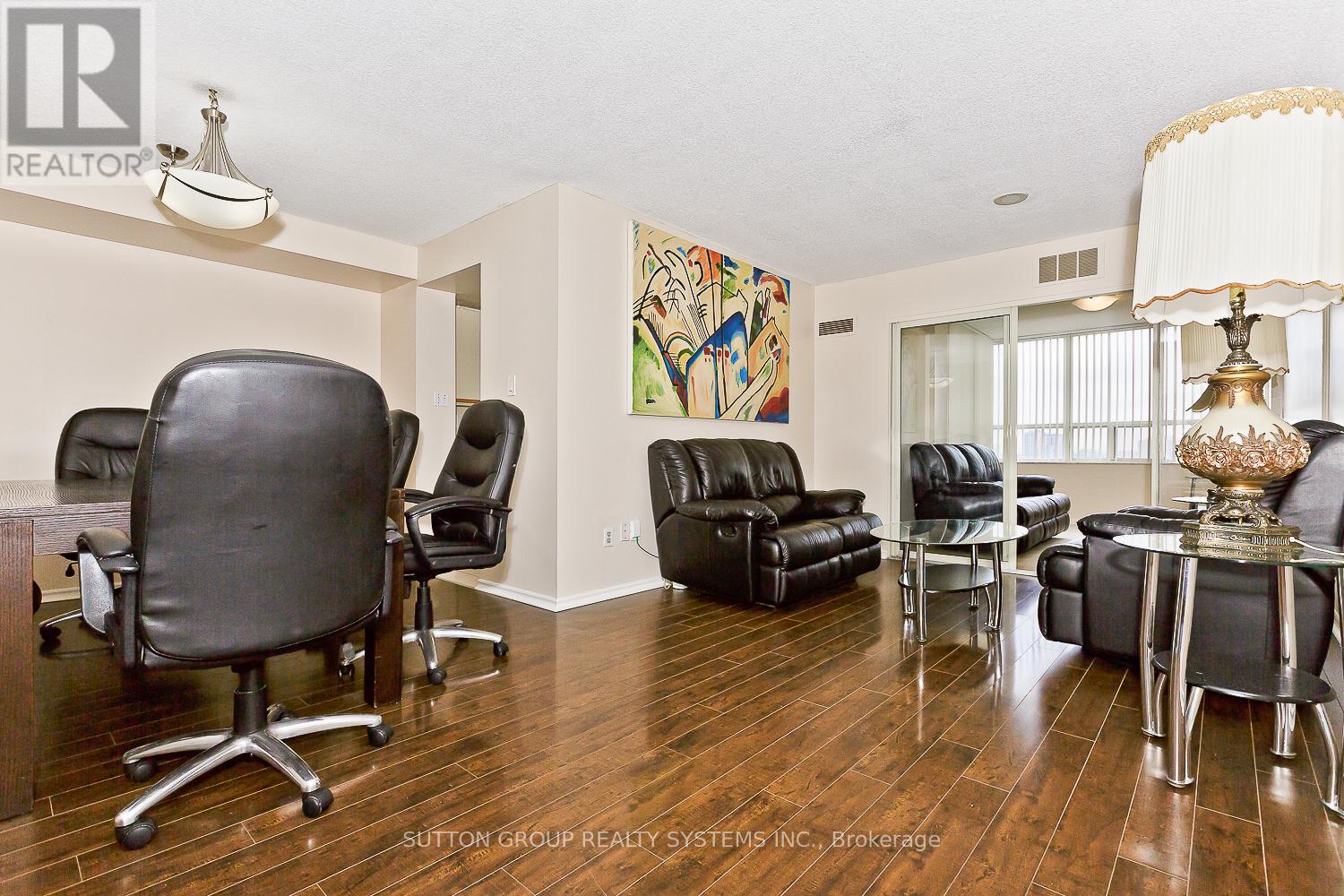 804 - 30 Malta Avenue, Brampton, Ontario  L6V 4A4 - Photo 8 - W12559980