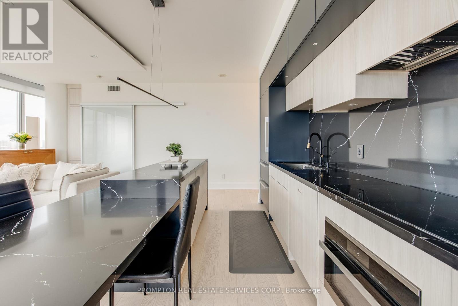 3010 - 105 The Queensway, Toronto, Ontario  M6S 5B5 - Photo 8 - W12559990