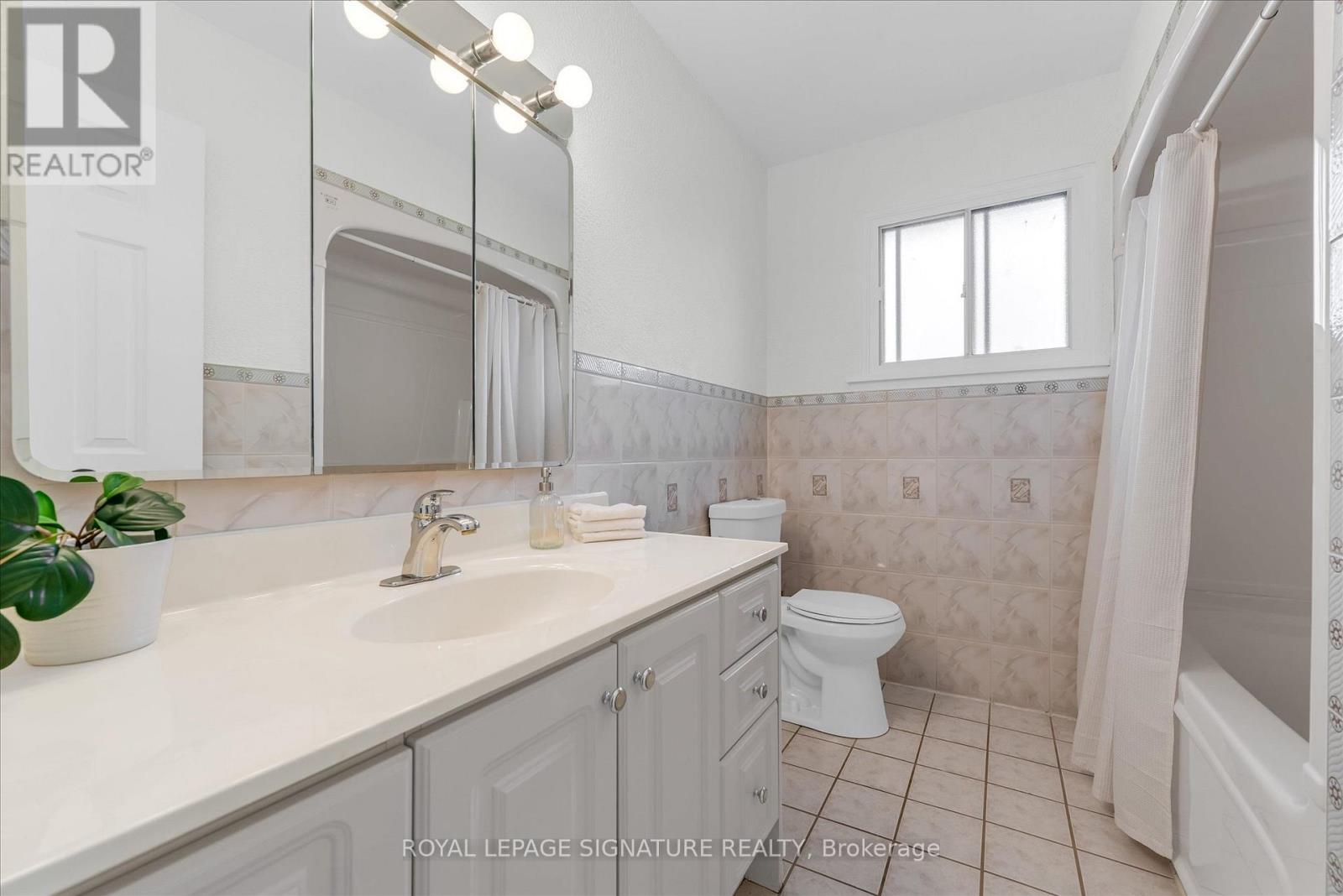 3096 Palmer Drive, Burlington, Ontario  L7M 1S9 - Photo 9 - W12560032