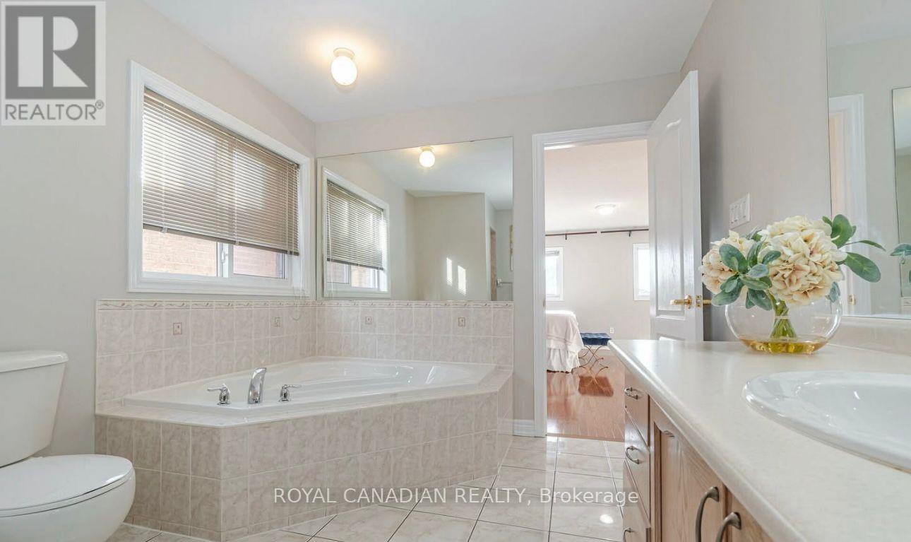 12 Martree Crescent, Brampton, Ontario  L6V 4R2 - Photo 7 - W12560056