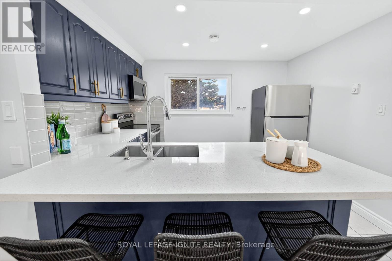 116 Darras Court, Brampton, Ontario  L6T 1W7 - Photo 15 - W12560082