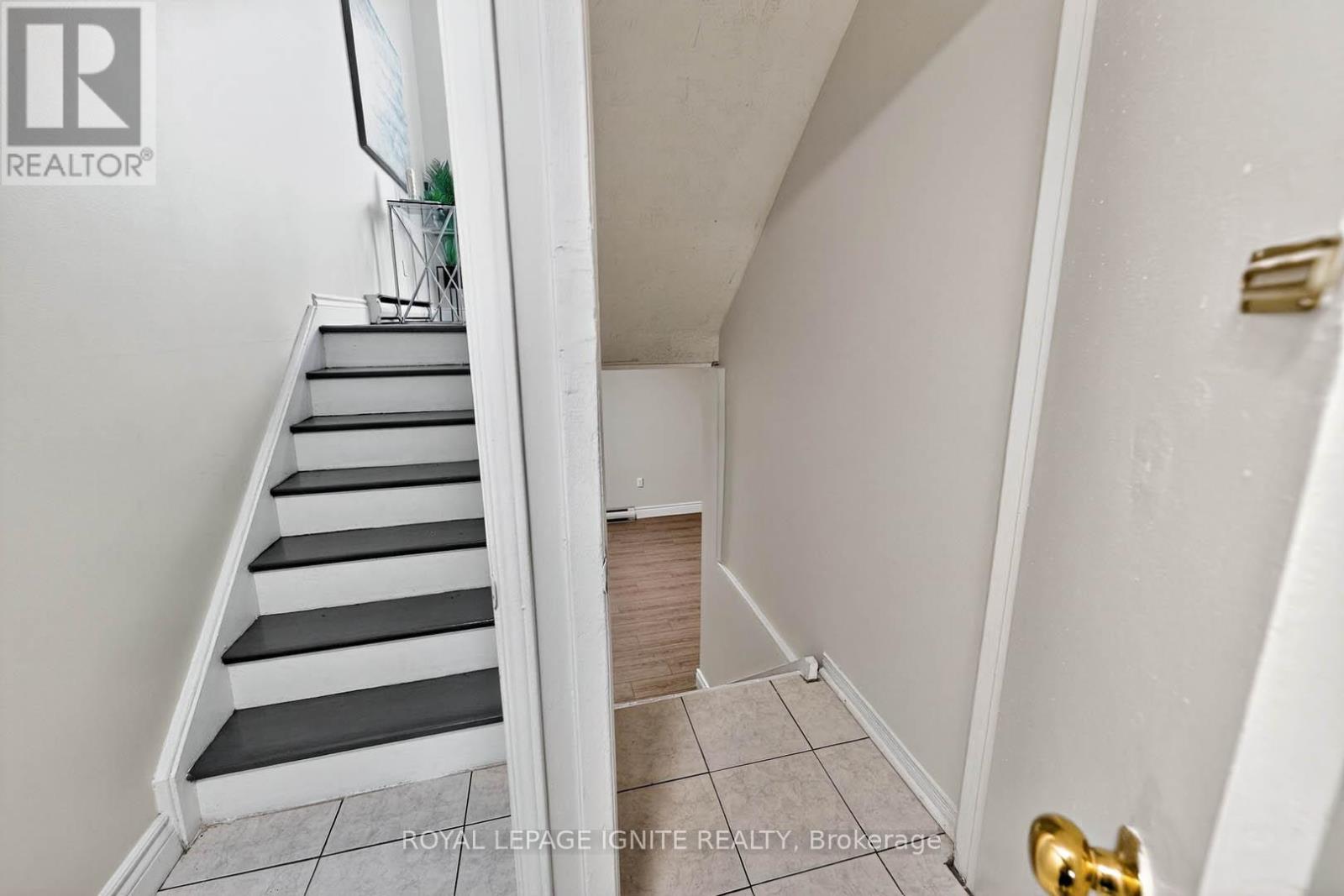 116 Darras Court, Brampton, Ontario  L6T 1W7 - Photo 27 - W12560082