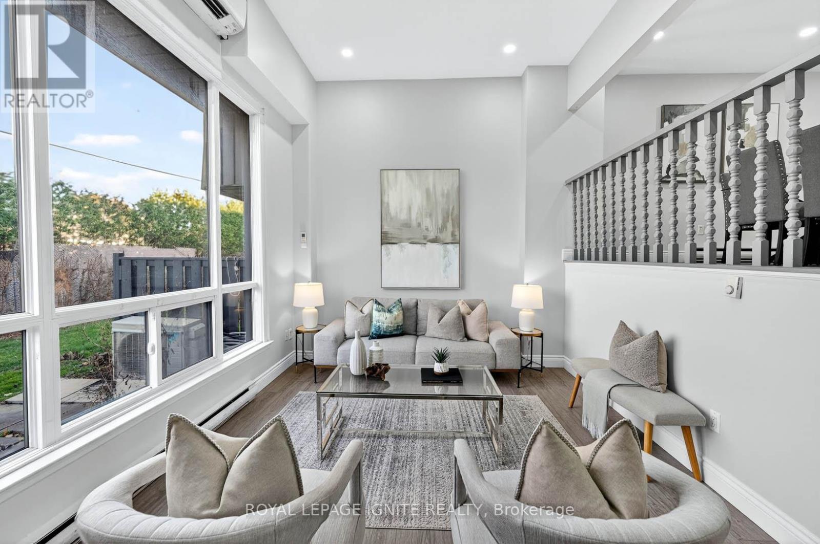 116 Darras Court, Brampton, Ontario  L6T 1W7 - Photo 5 - W12560082