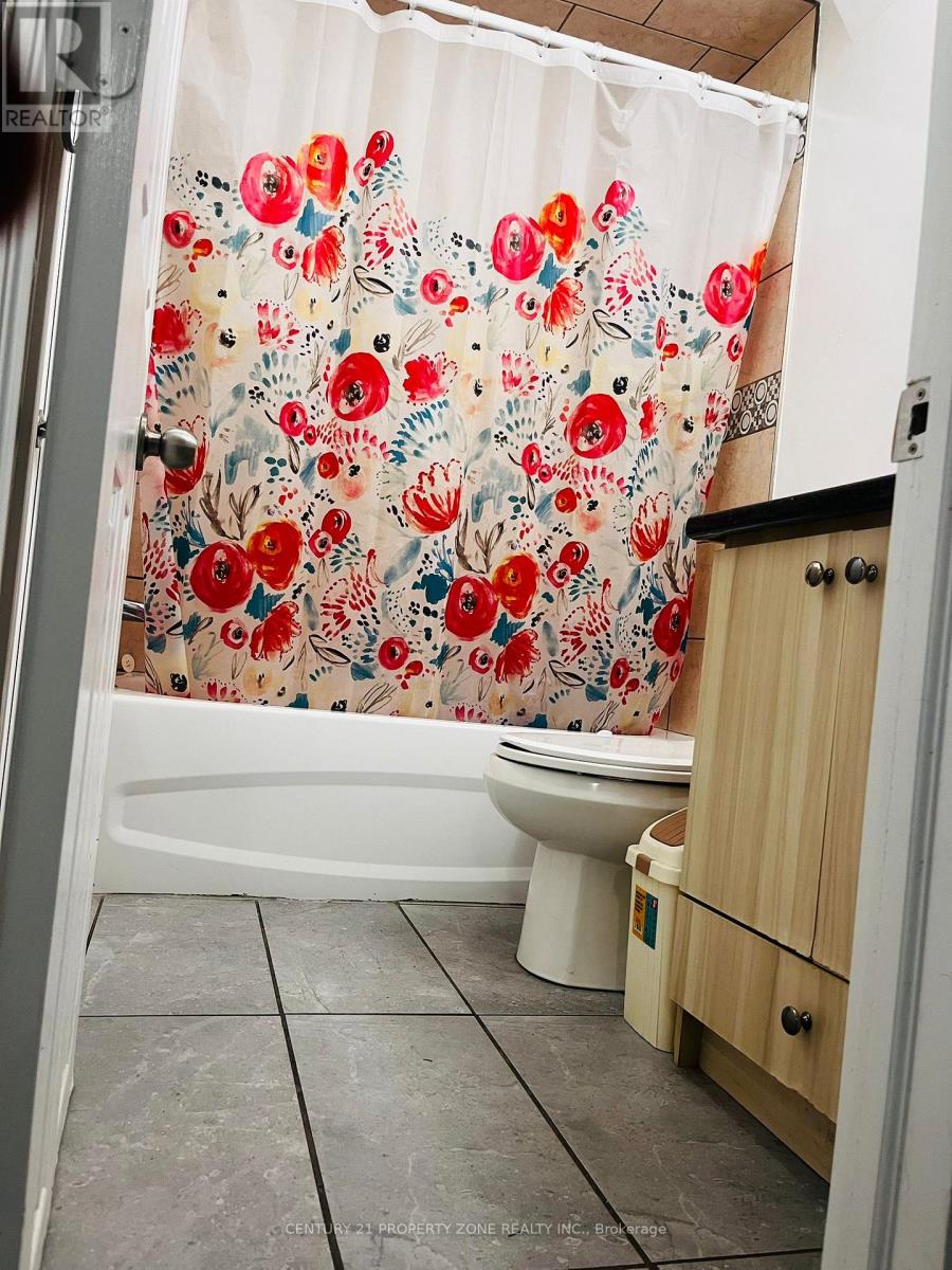 100 Sutherland Avenue, Brampton, Ontario  L6V 2H7 - Photo 13 - W12560090