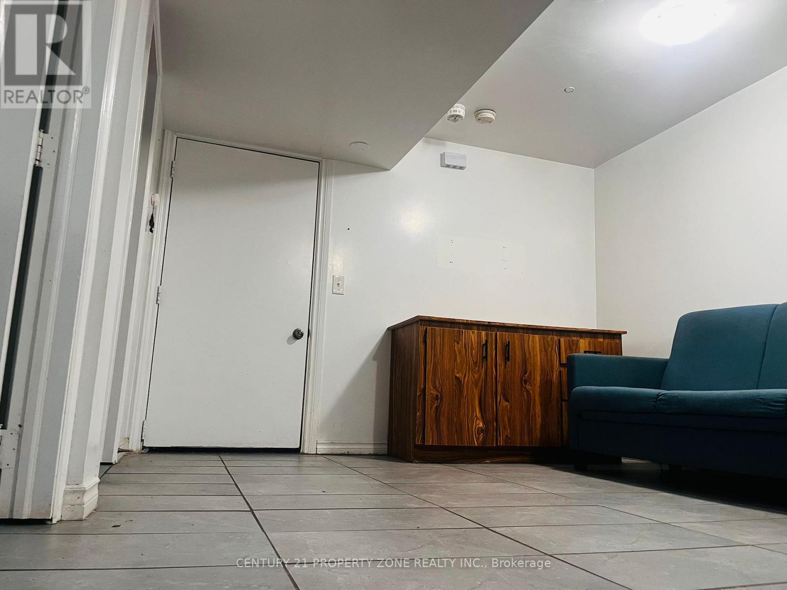 100 Sutherland Avenue, Brampton, Ontario  L6V 2H7 - Photo 5 - W12560090