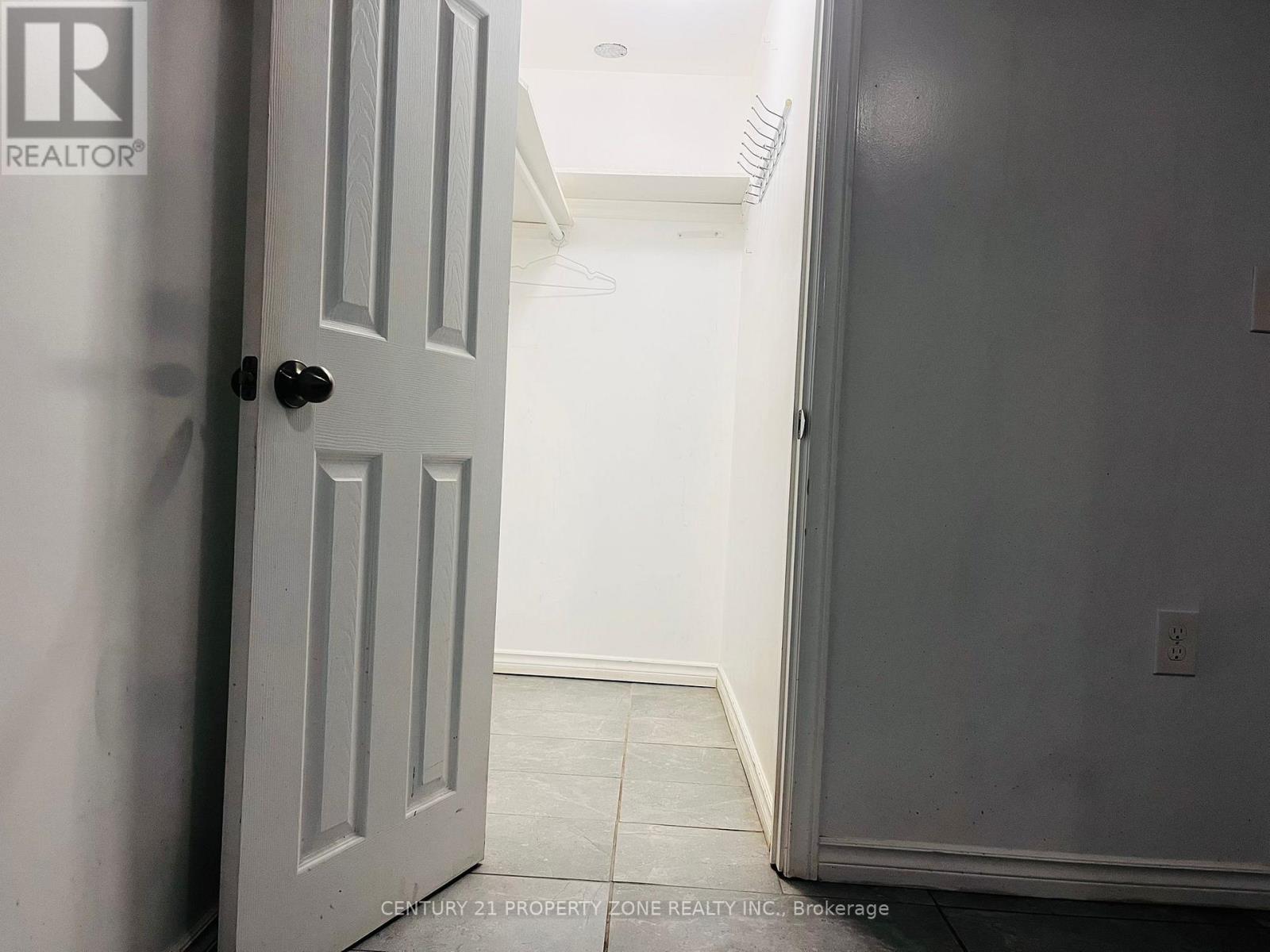 100 Sutherland Avenue, Brampton, Ontario  L6V 2H7 - Photo 9 - W12560090