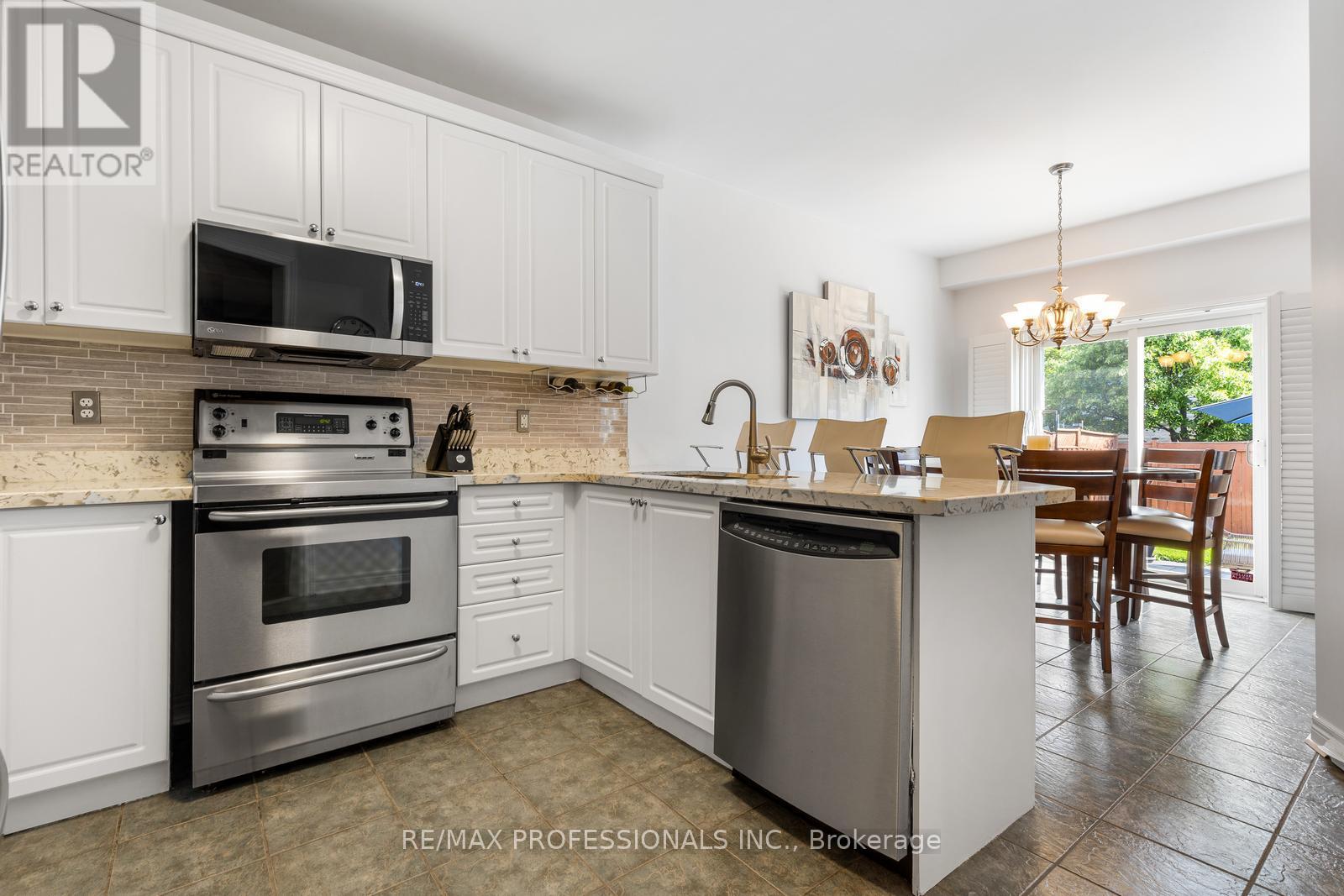 4797 Half Moon Grove, Mississauga, Ontario  L5M 7R7 - Photo 12 - W12560094