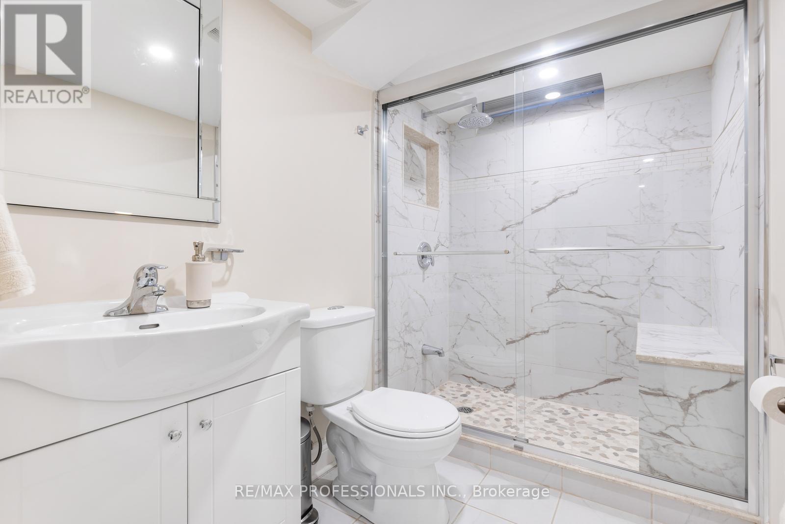 4797 Half Moon Grove, Mississauga, Ontario  L5M 7R7 - Photo 35 - W12560094