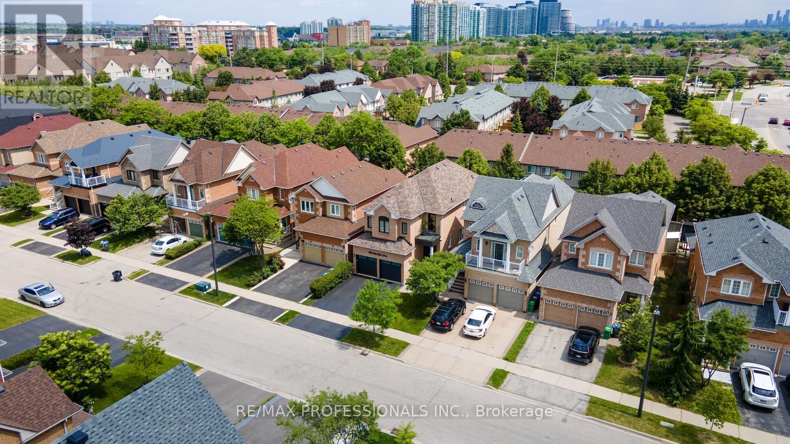 4797 Half Moon Grove, Mississauga, Ontario  L5M 7R7 - Photo 49 - W12560094