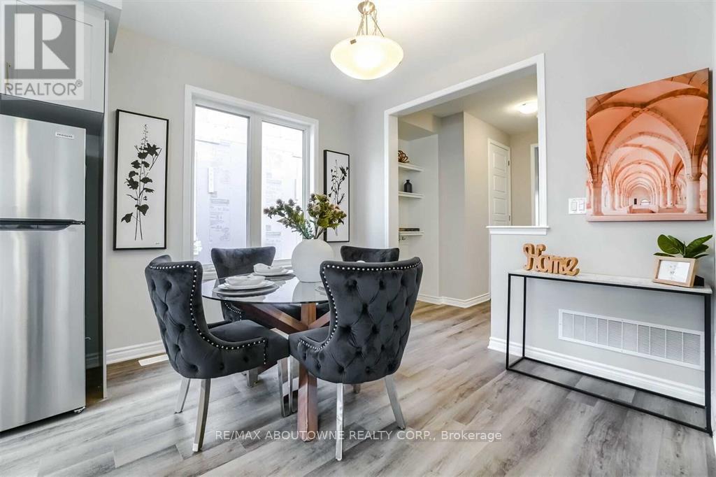 1914 Thames Circle, Milton, Ontario  L9E 1Y9 - Photo 10 - W12560104