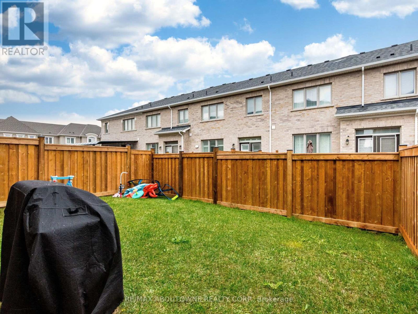 1914 Thames Circle, Milton, Ontario  L9E 1Y9 - Photo 40 - W12560104