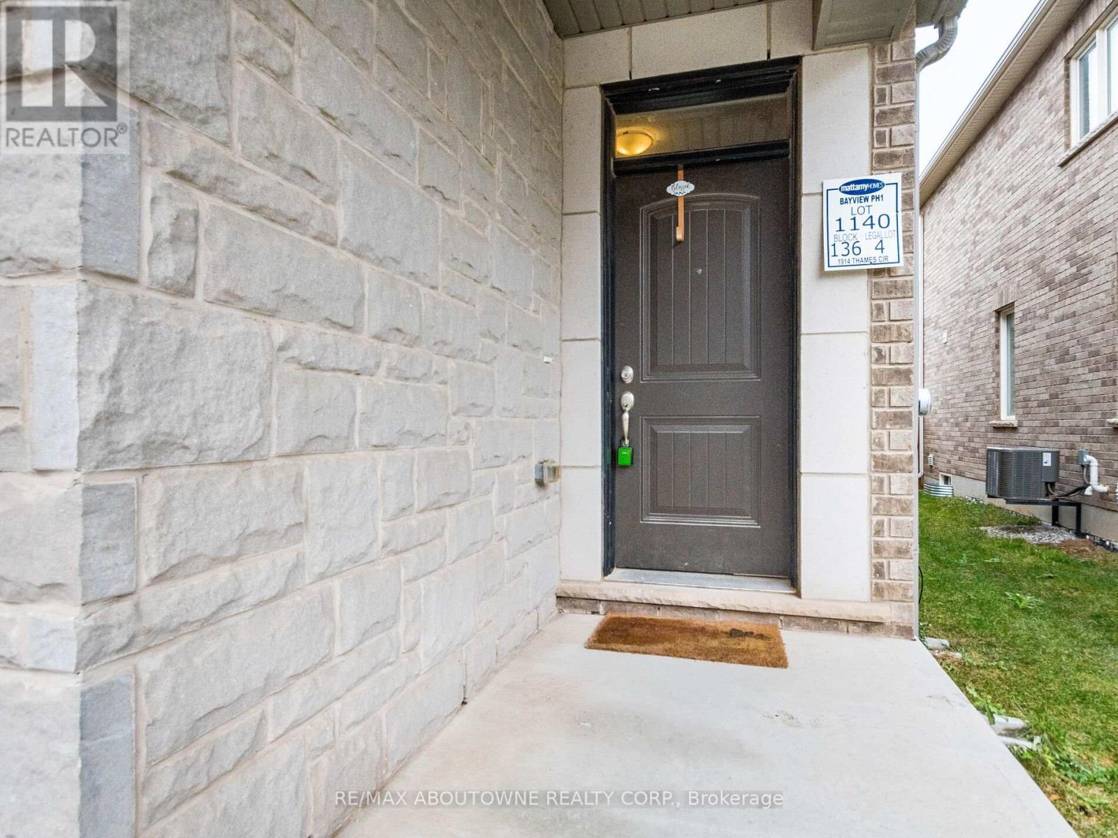 1914 Thames Circle, Milton, Ontario  L9E 1Y9 - Photo 7 - W12560104