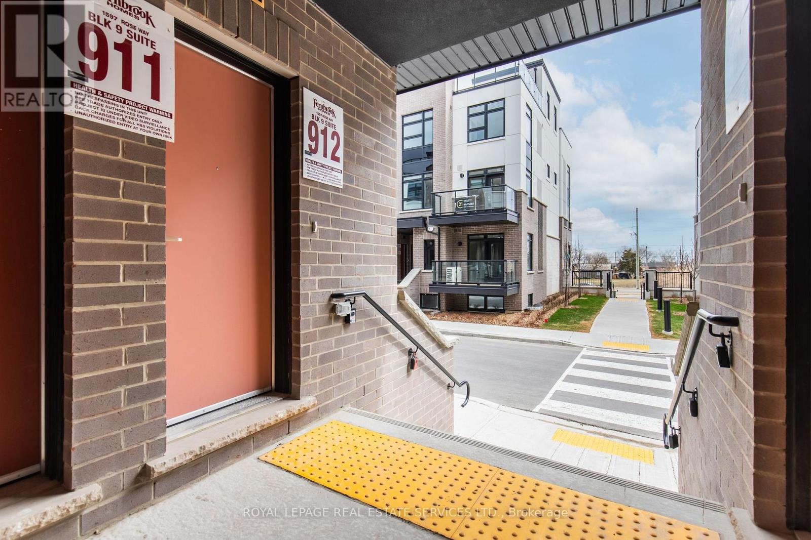 112 - 1597 Rose Way, Milton, Ontario  L9E 1N4 - Photo 7 - W12560108