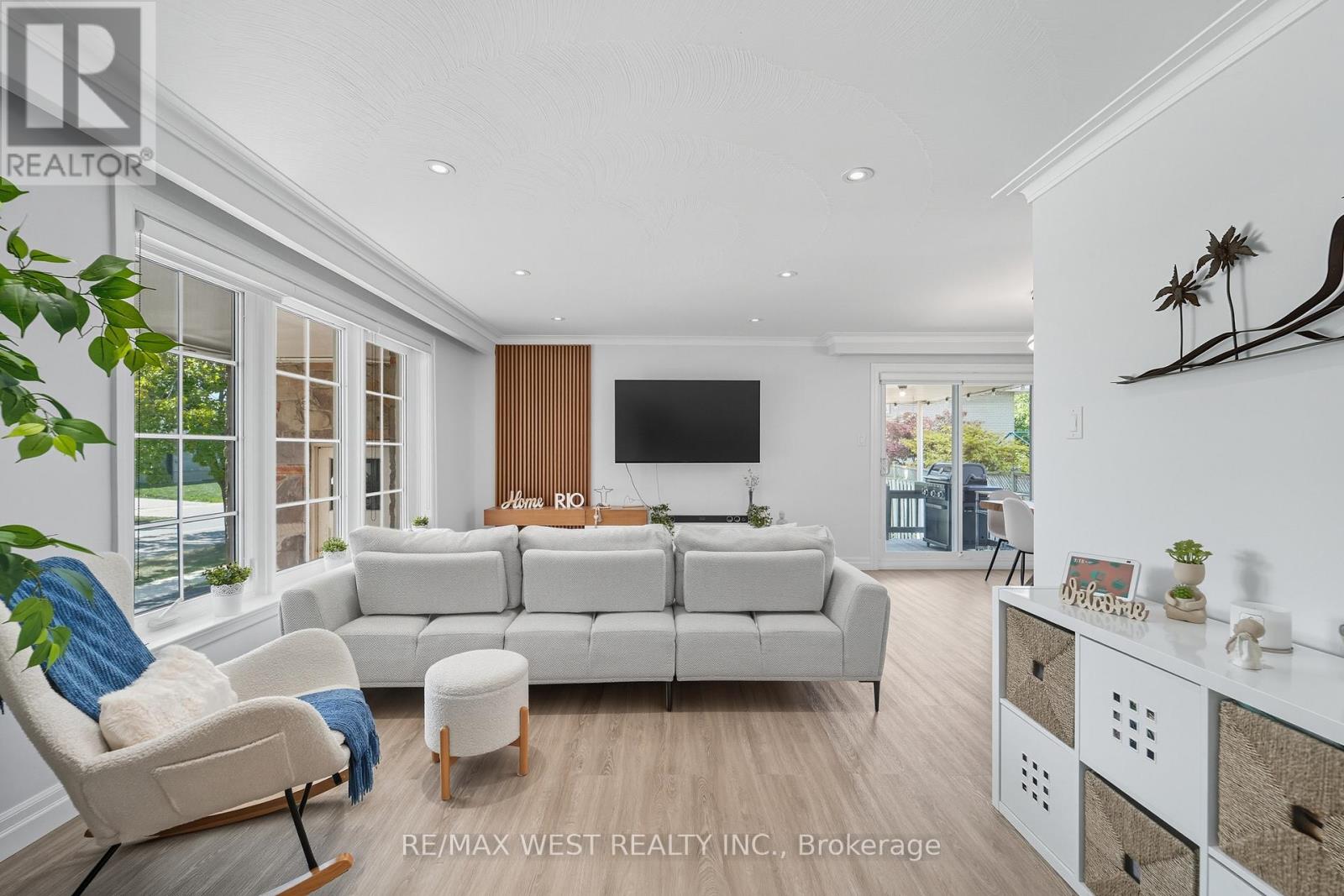 204 Jeffcoat Drive, Toronto, Ontario  M9W 3C9 - Photo 2 - W12560122