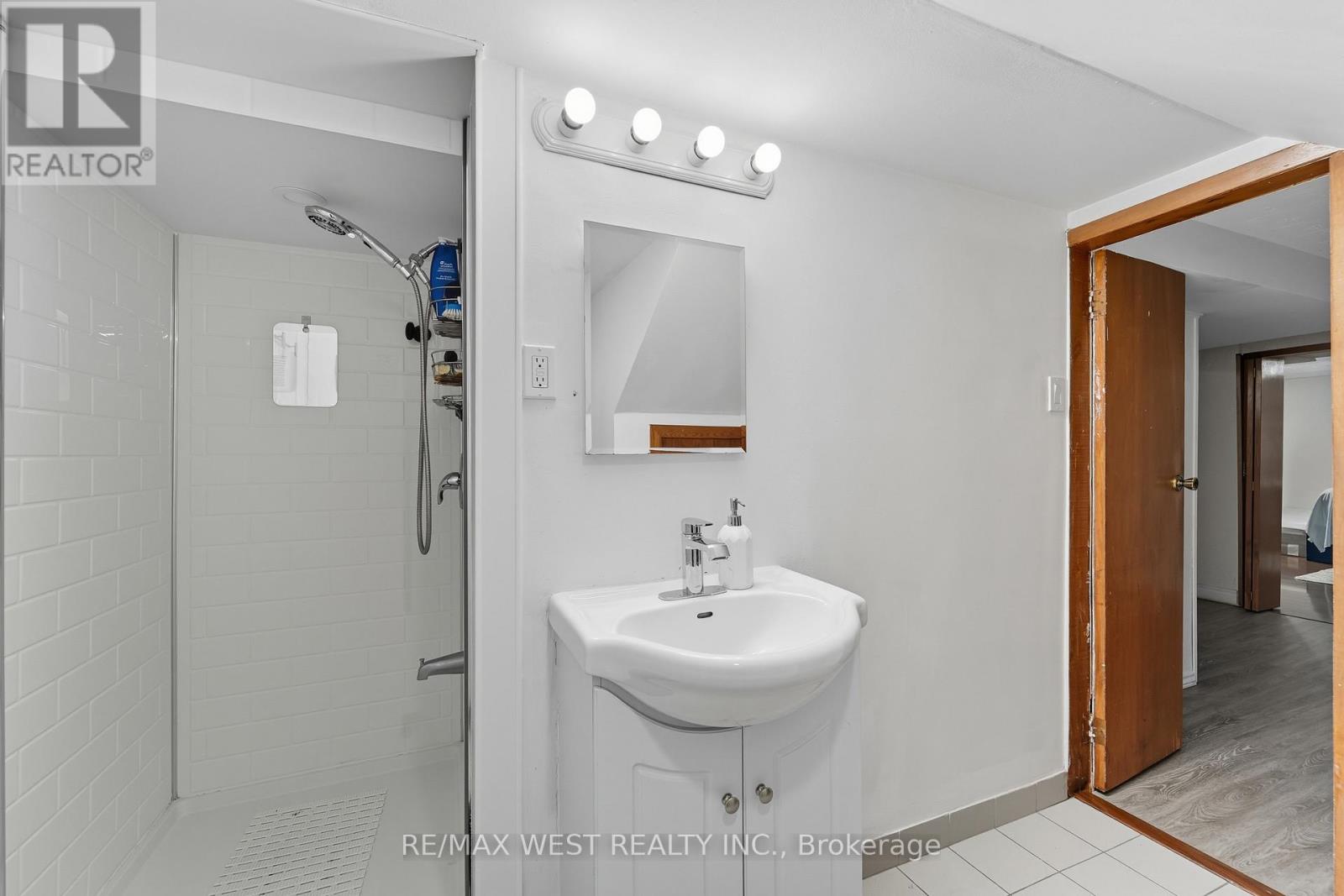 204 Jeffcoat Drive, Toronto, Ontario  M9W 3C9 - Photo 21 - W12560122