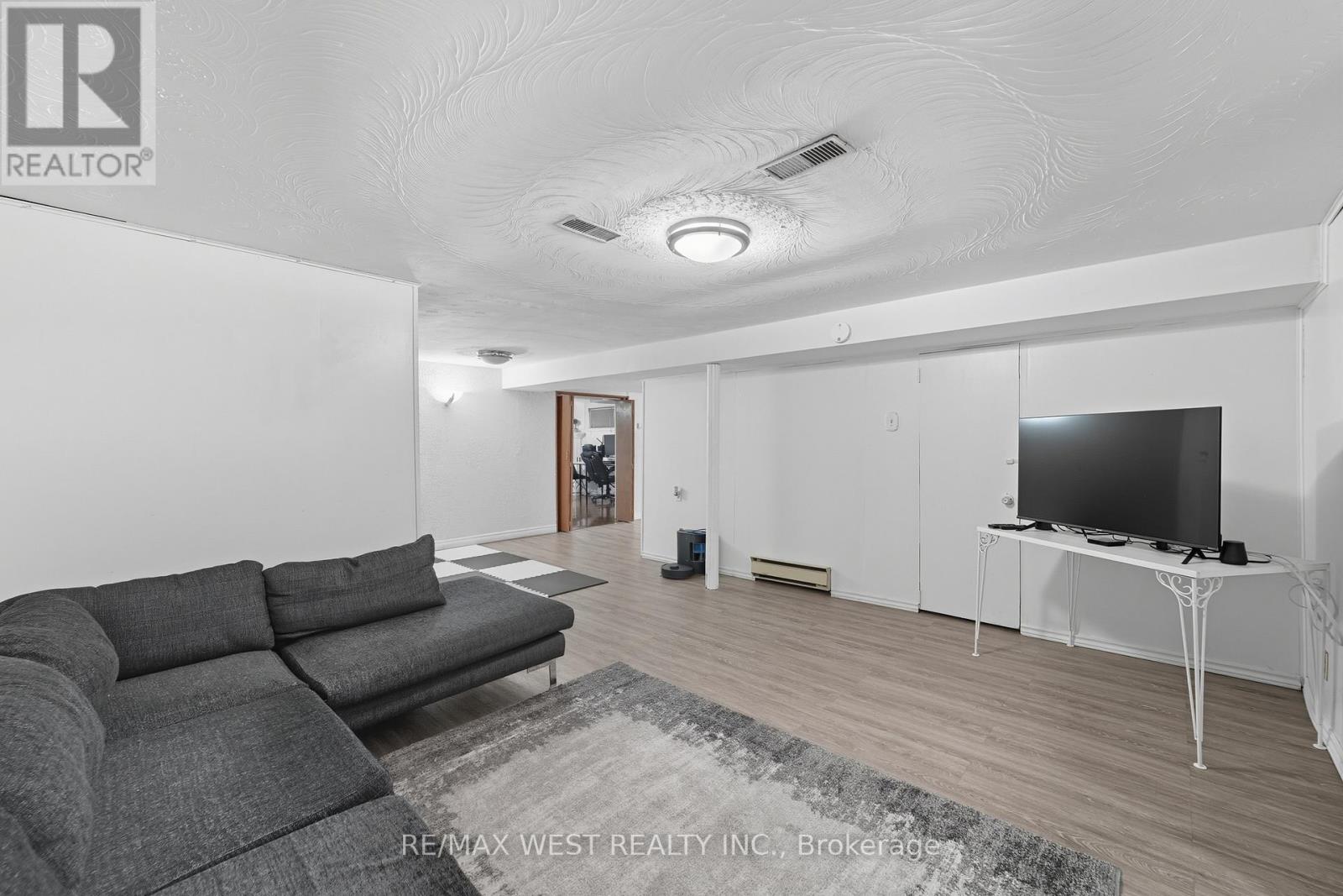 204 Jeffcoat Drive, Toronto, Ontario  M9W 3C9 - Photo 25 - W12560122