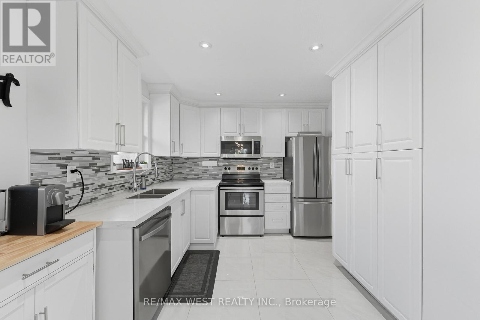 204 Jeffcoat Drive, Toronto, Ontario  M9W 3C9 - Photo 3 - W12560122