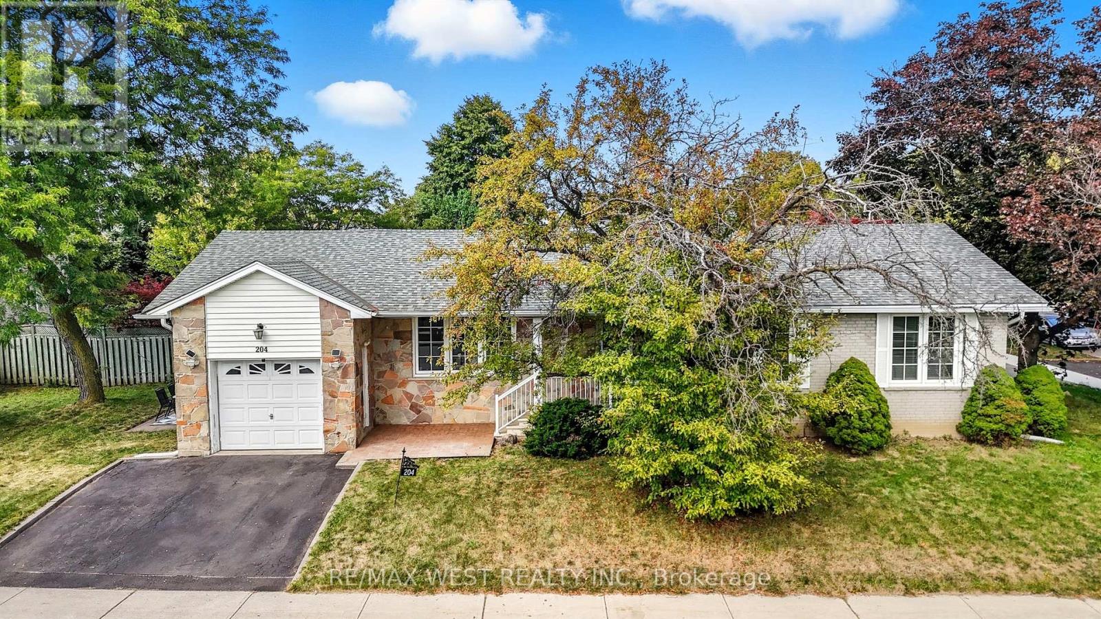 204 Jeffcoat Drive, Toronto, Ontario  M9W 3C9 - Photo 35 - W12560122