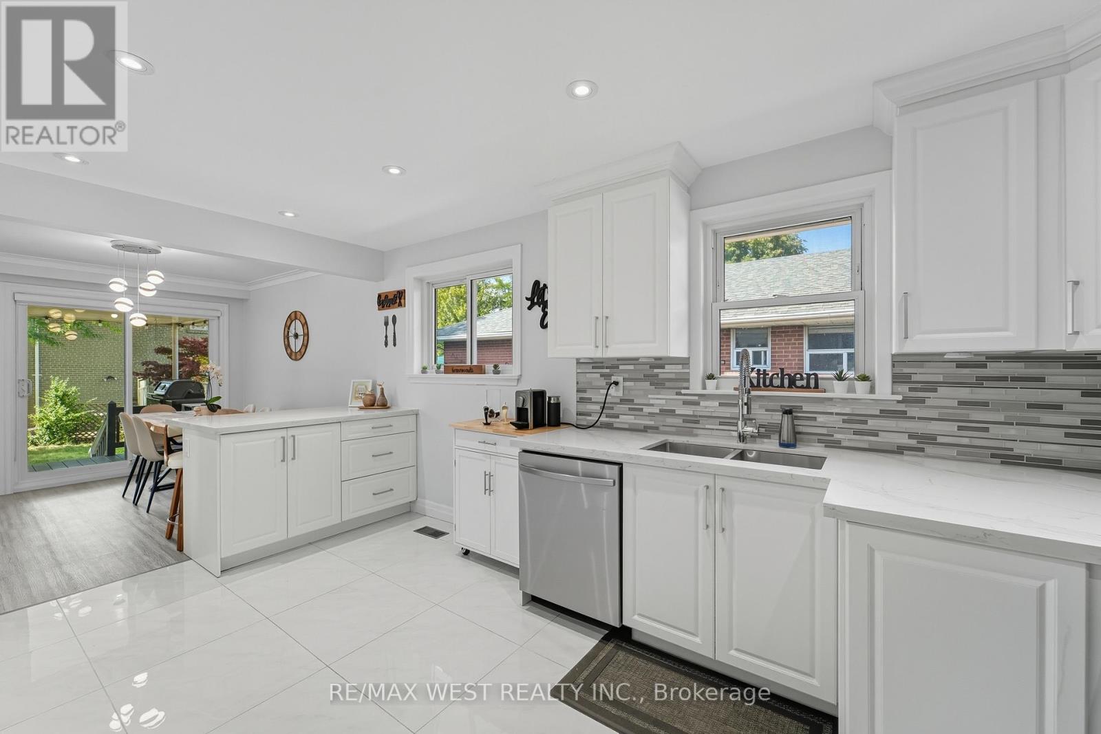 204 Jeffcoat Drive, Toronto, Ontario  M9W 3C9 - Photo 8 - W12560122