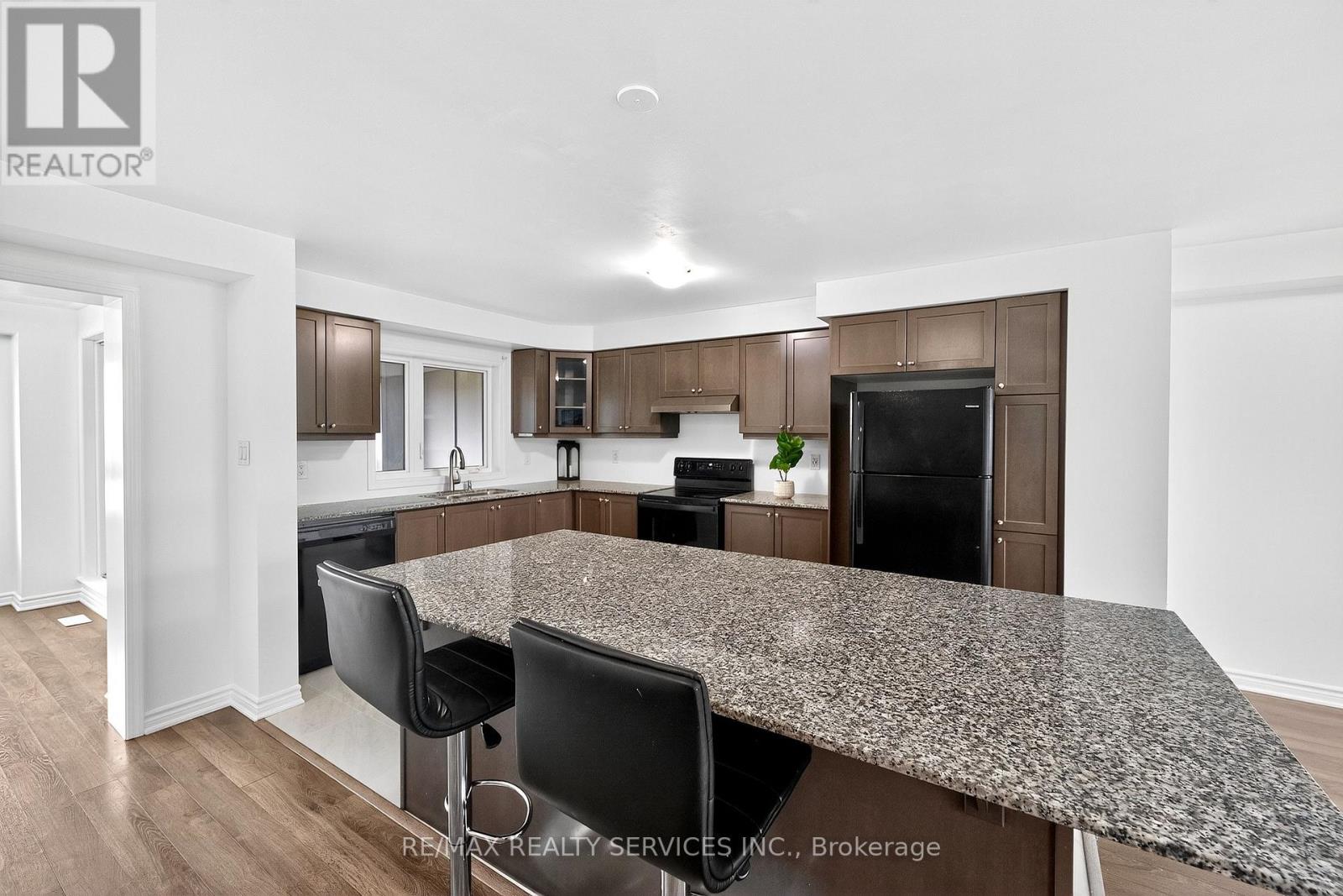 38 Divers Road, Brampton, Ontario  L7A 5C9 - Photo 17 - W12560126