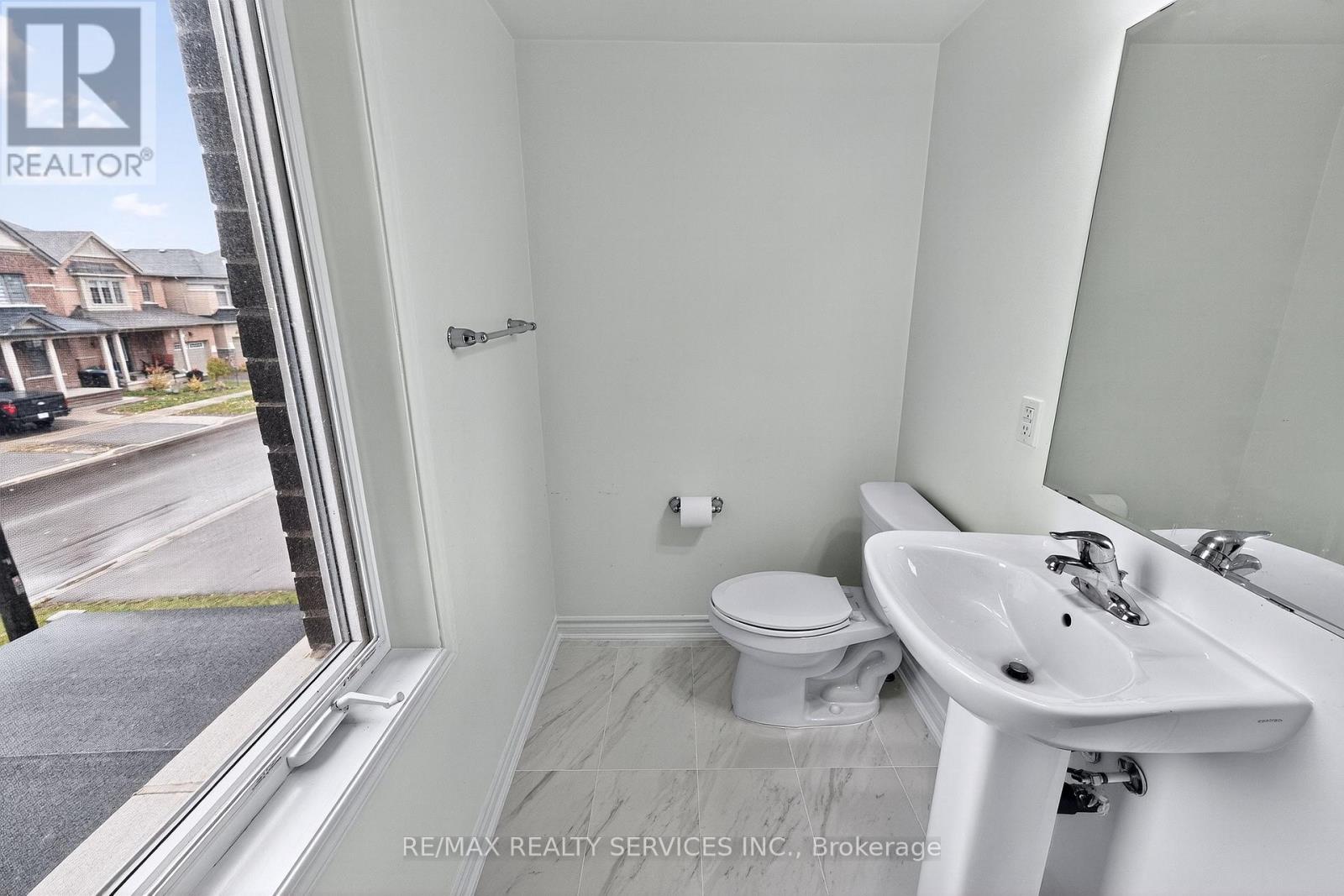 38 Divers Road, Brampton, Ontario  L7A 5C9 - Photo 22 - W12560126